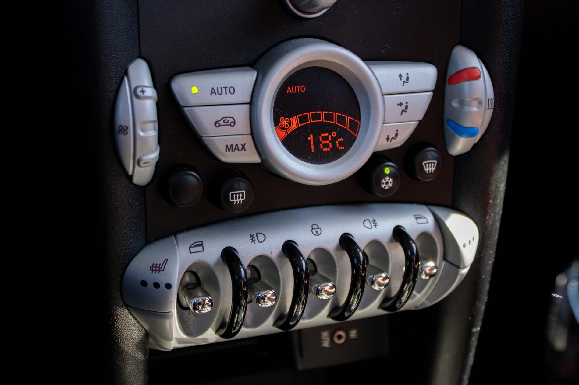 2009 MINI Cooper S, biela hatchback, 158 491 km