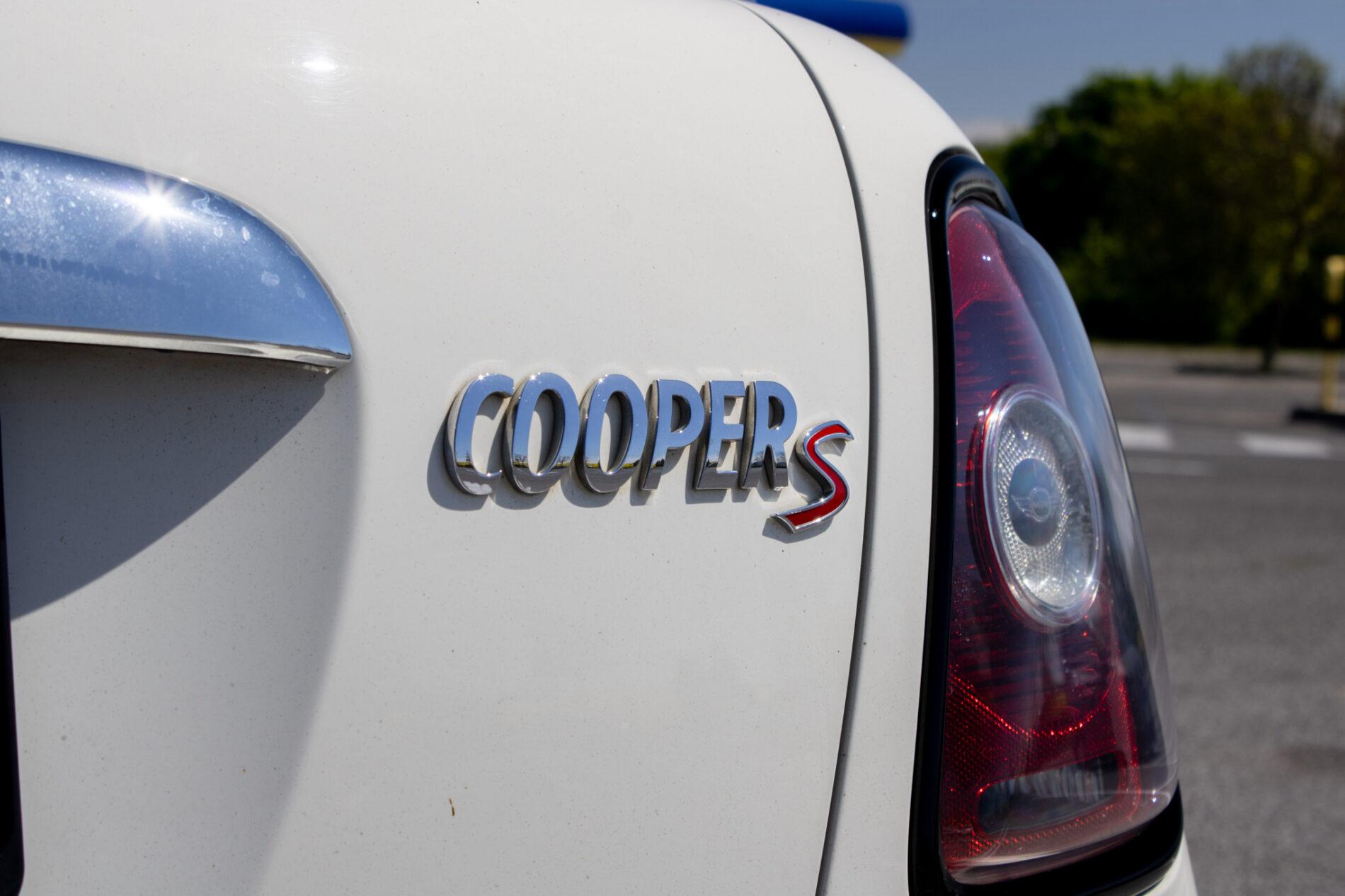 2009 MINI Cooper S, biela hatchback, 158 491 km