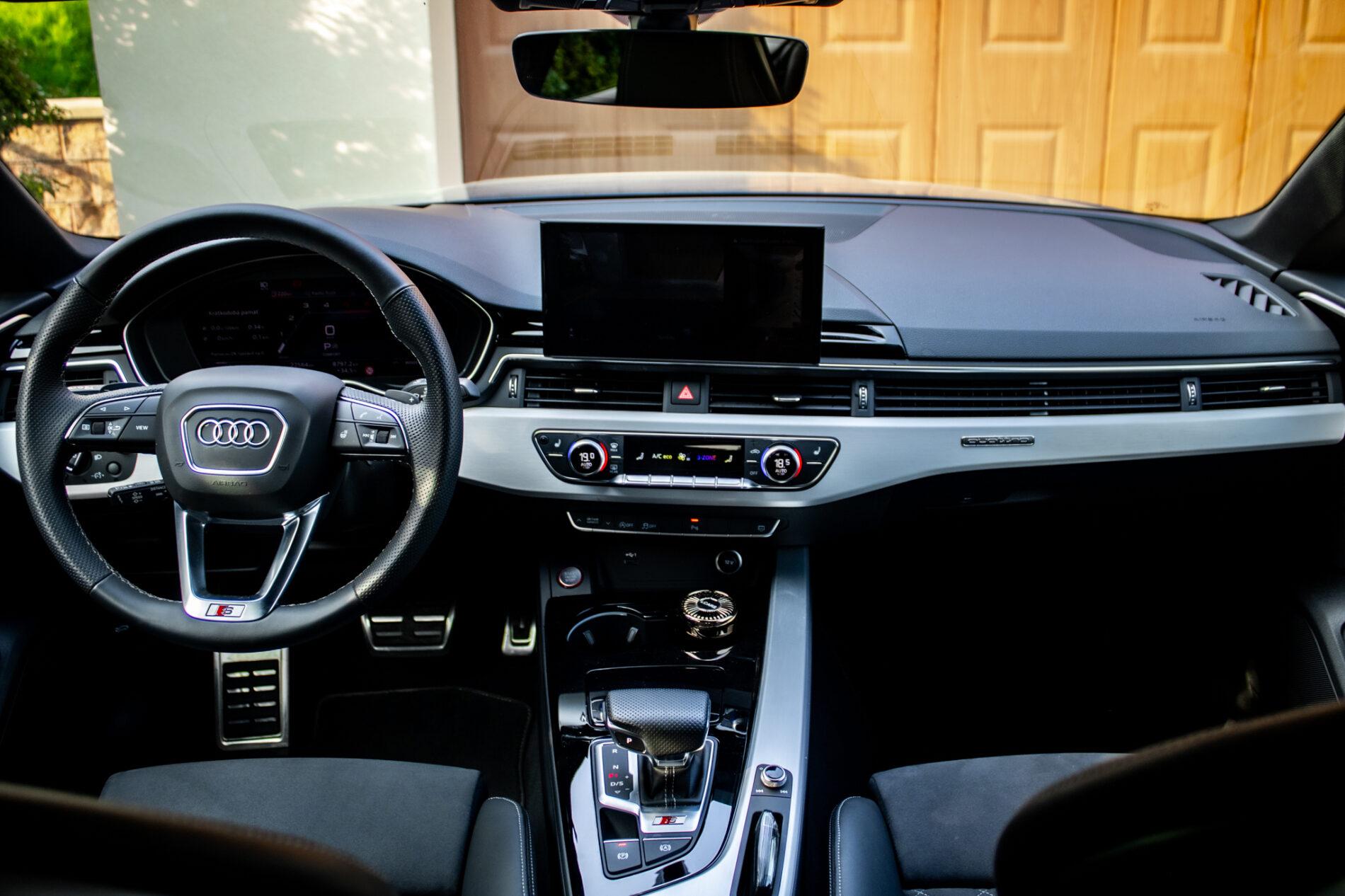 2023 AUDI S5, modrá hatchback, 22 564 km