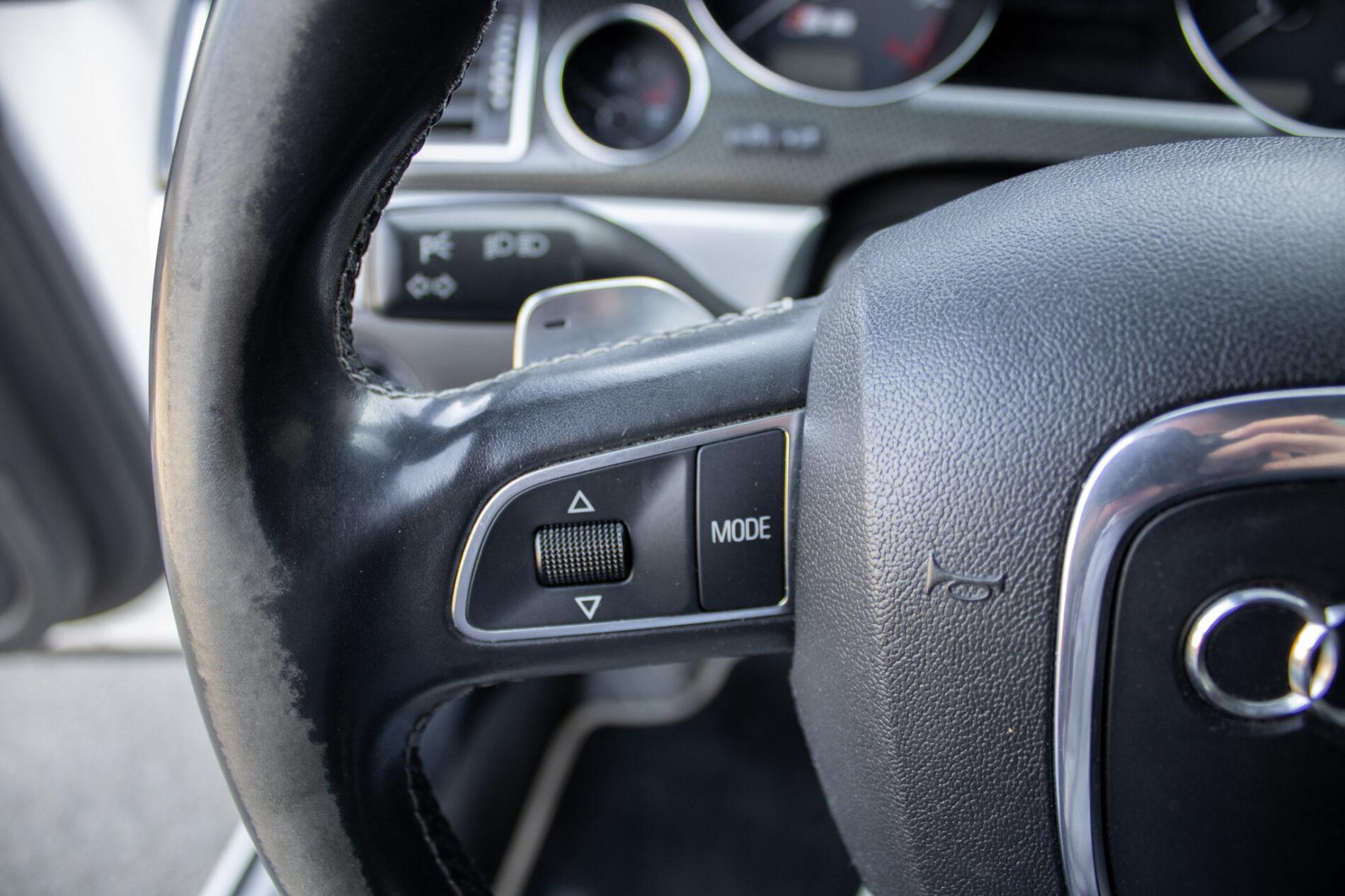 2008 AUDI S8, biela sedan, 246 825 km