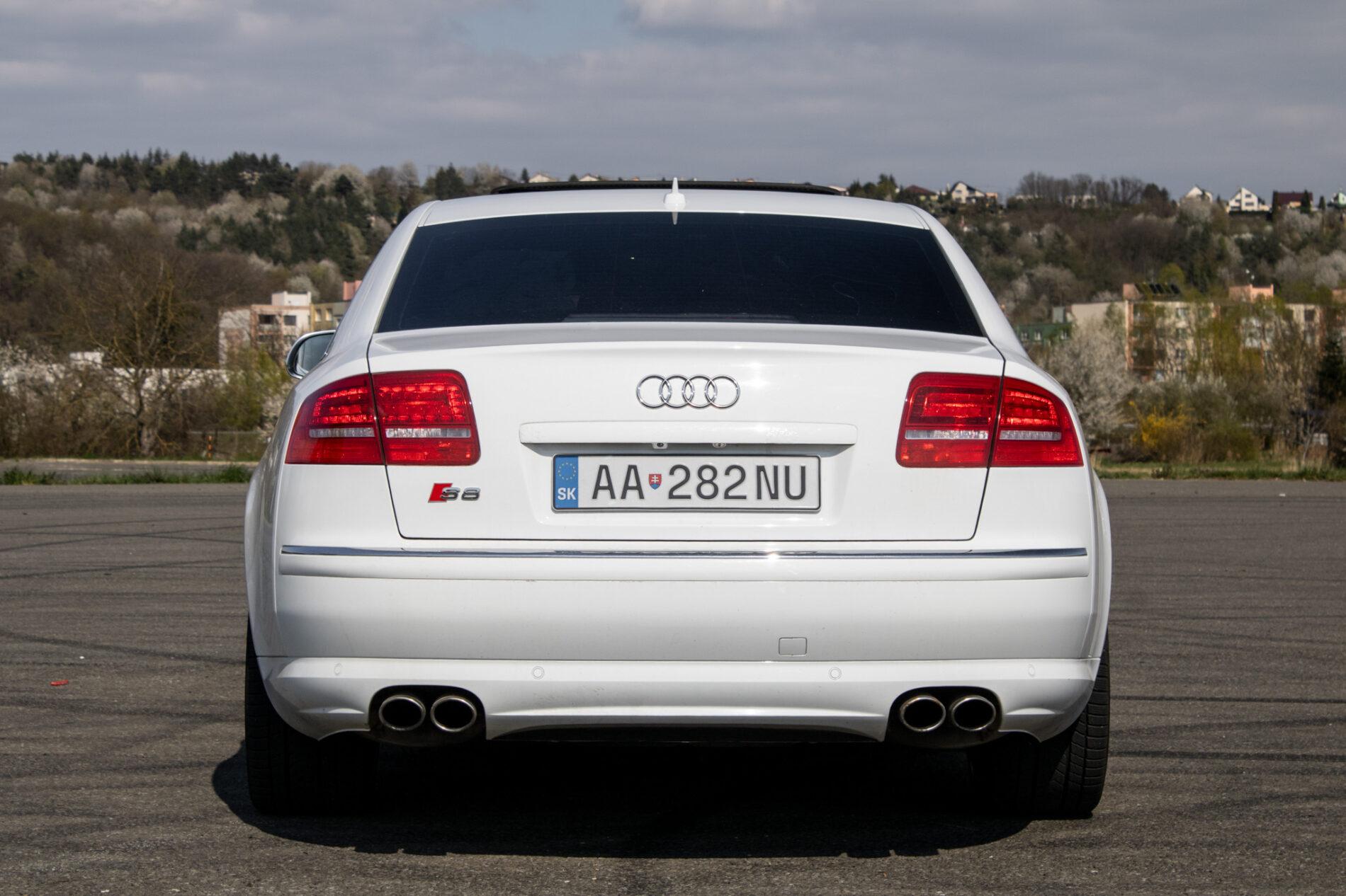 2008 AUDI S8, biela sedan, 246 825 km