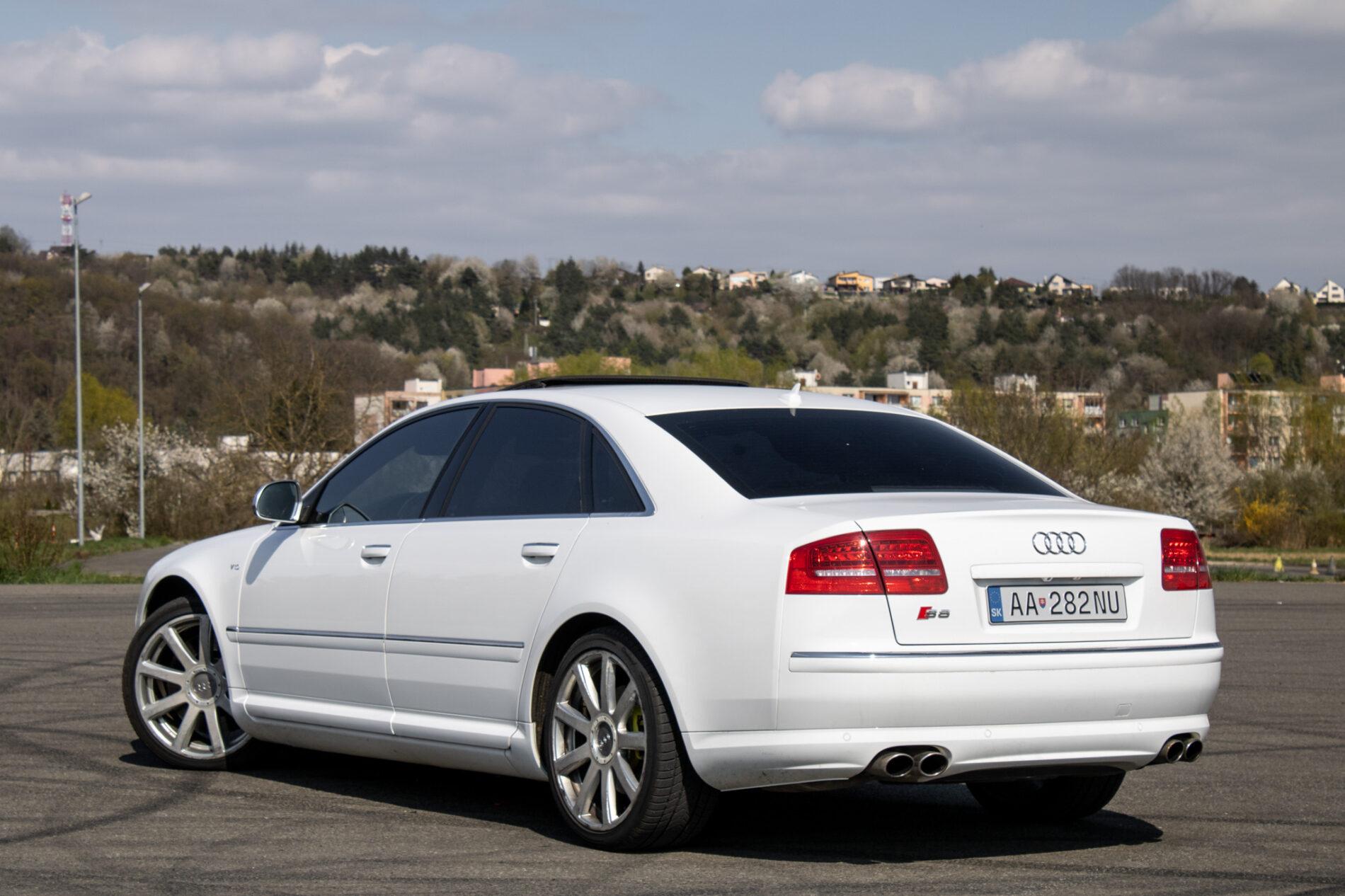 2008 AUDI S8, biela sedan, 246 825 km