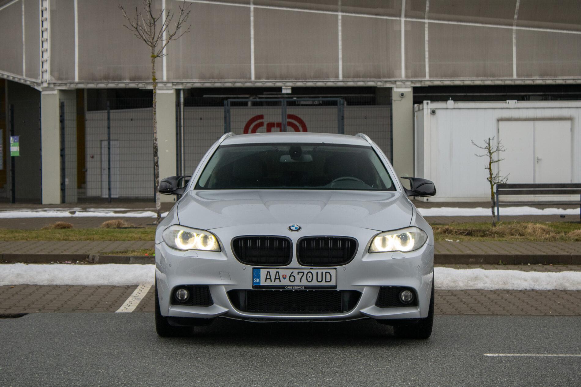 2012 BMW 530d, strieborná kombi, 269 675 km