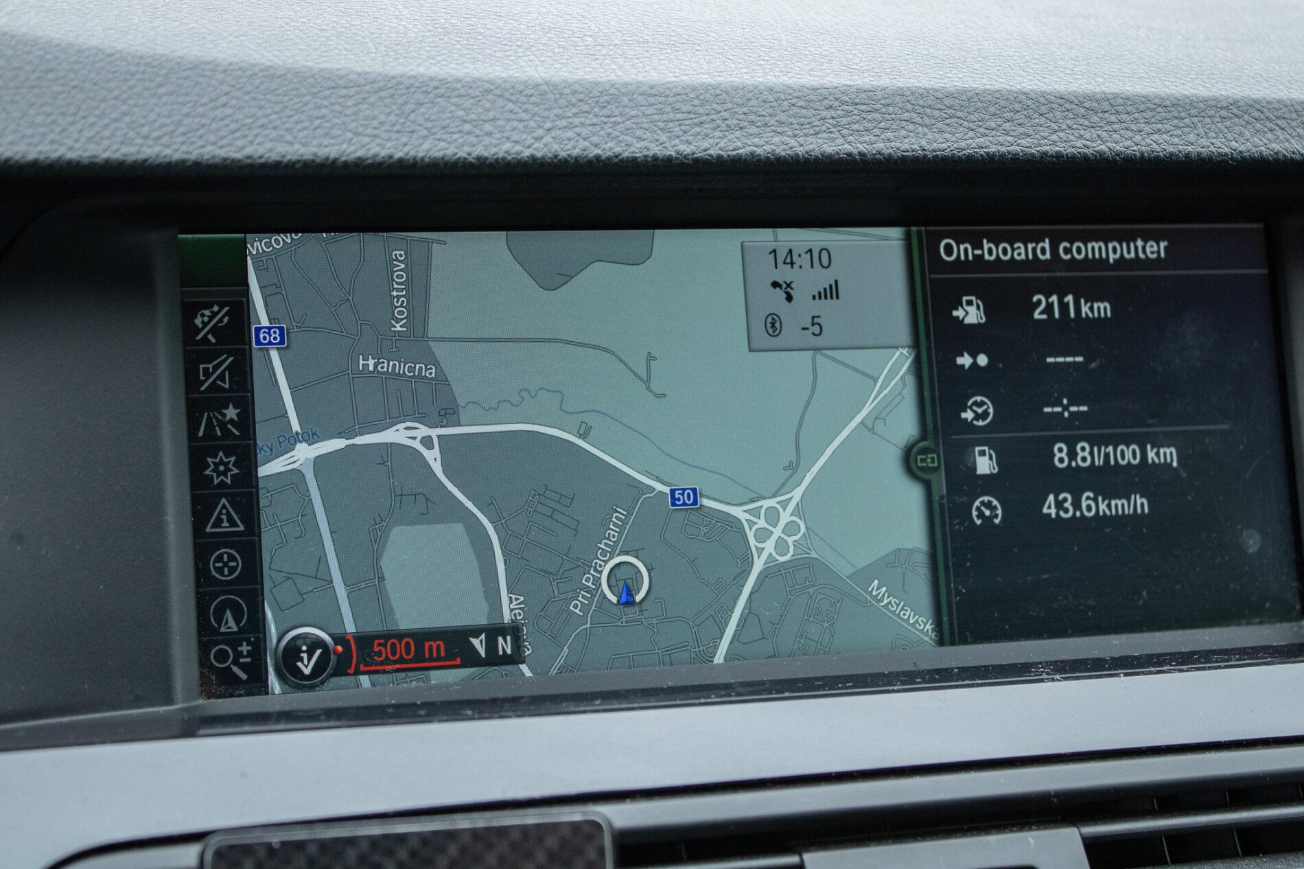 2012 BMW 530d, strieborná kombi, 269 675 km