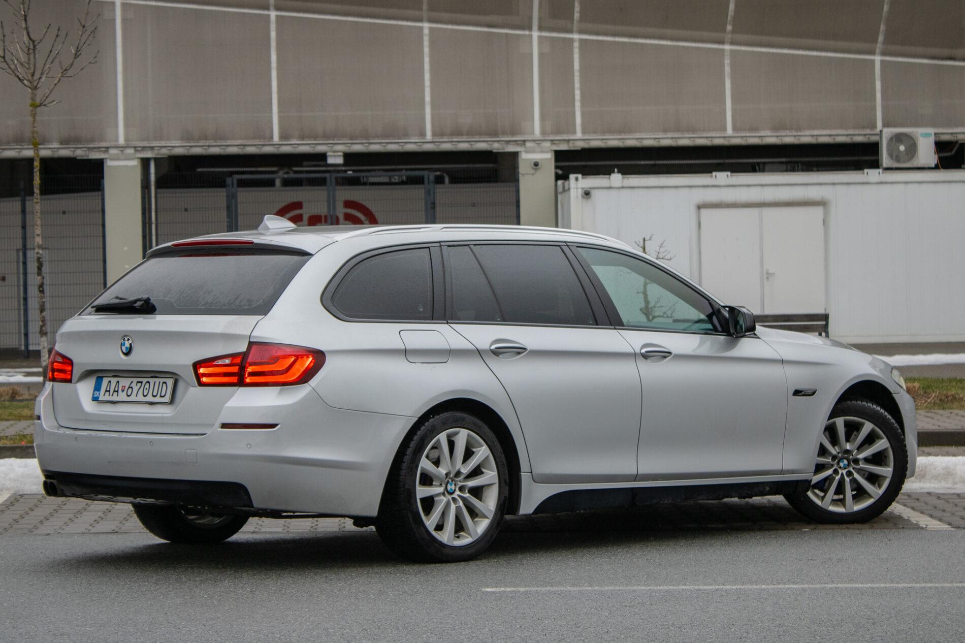 2012 BMW 530d, strieborná kombi, 269 675 km
