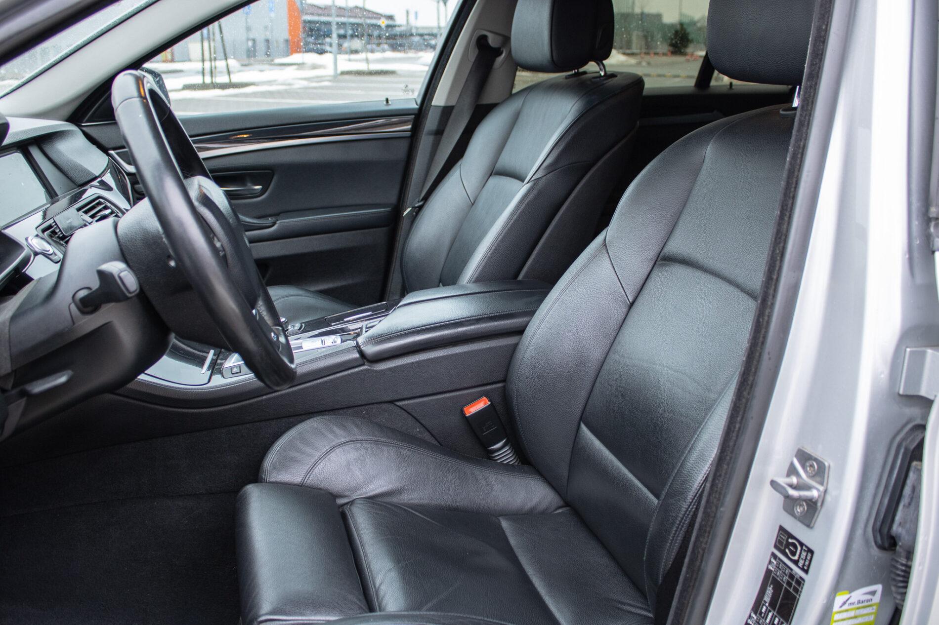 2012 BMW 530d, strieborná kombi, 269 675 km