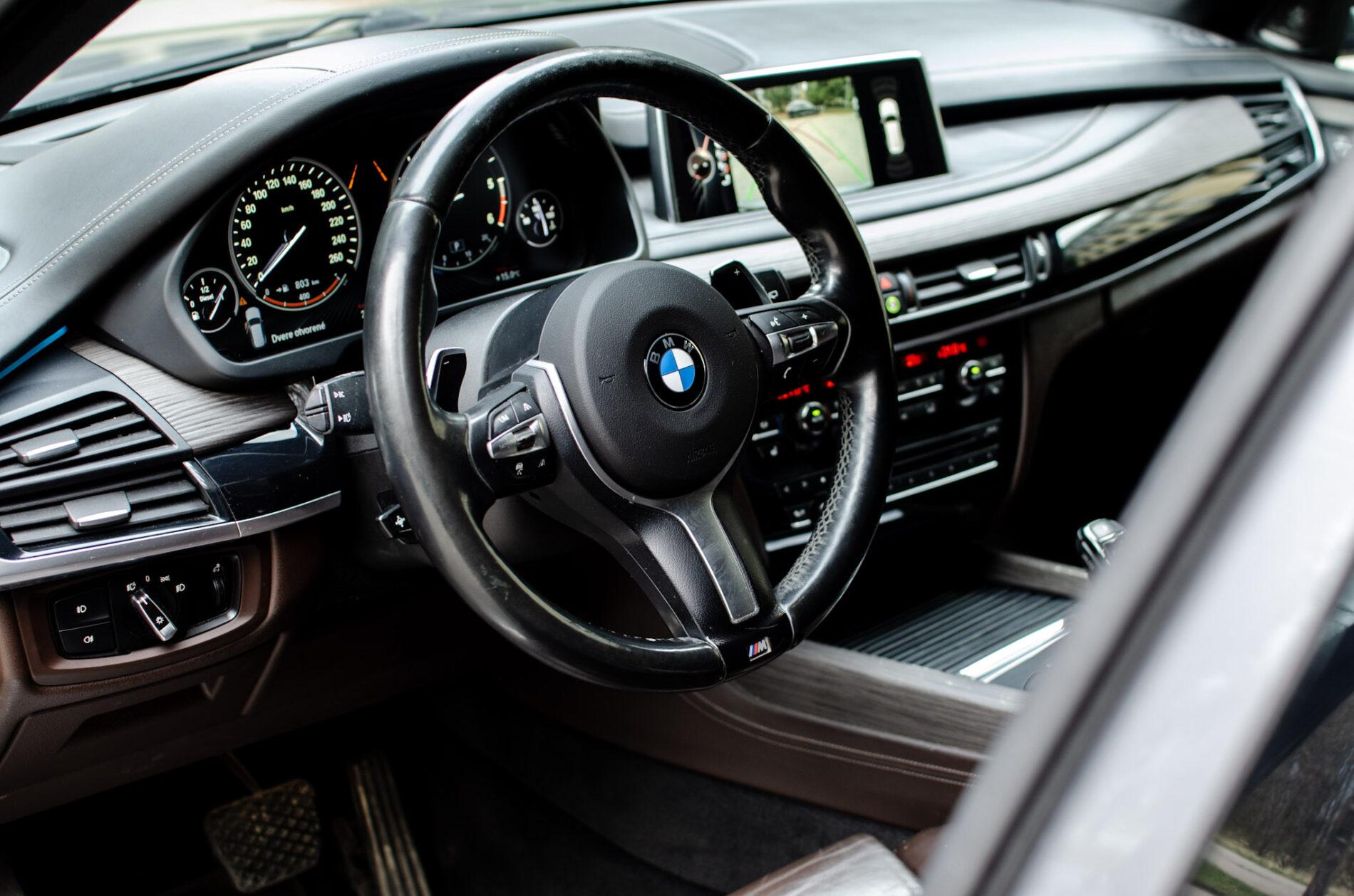 2014 BMW X5 M50d, sivá suv, 219 746 km