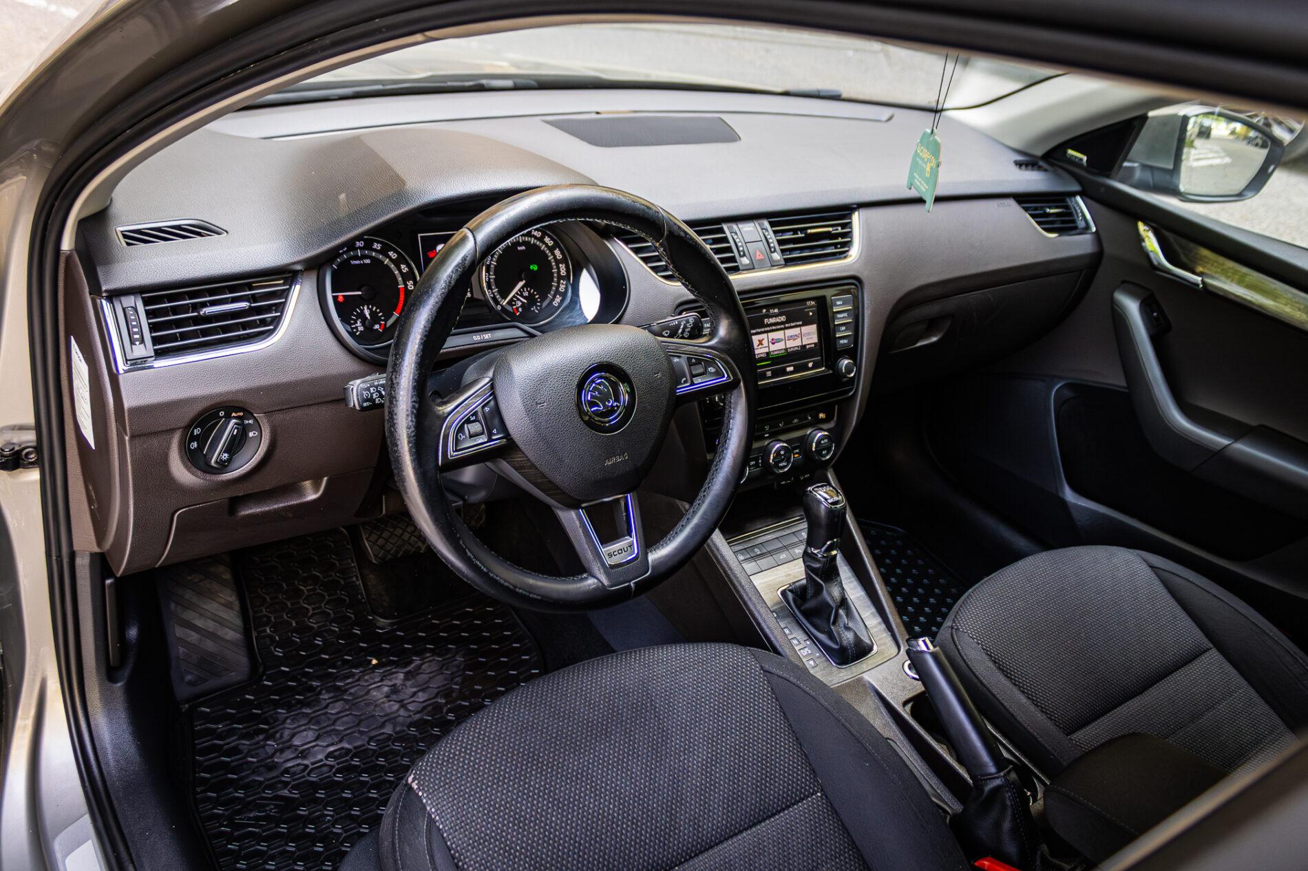 2016 Skoda Octavia RS, hnedá kombi, 228 663 km