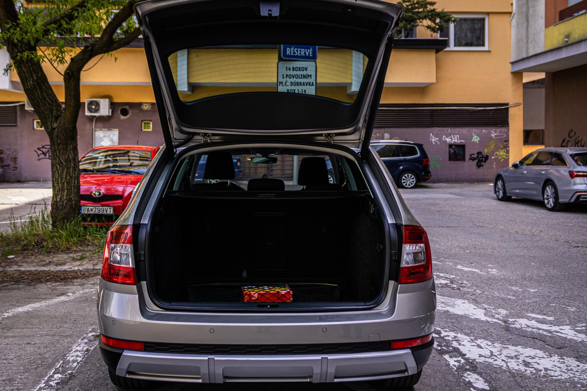 2016 Skoda Octavia RS, hnedá kombi, 228 663 km