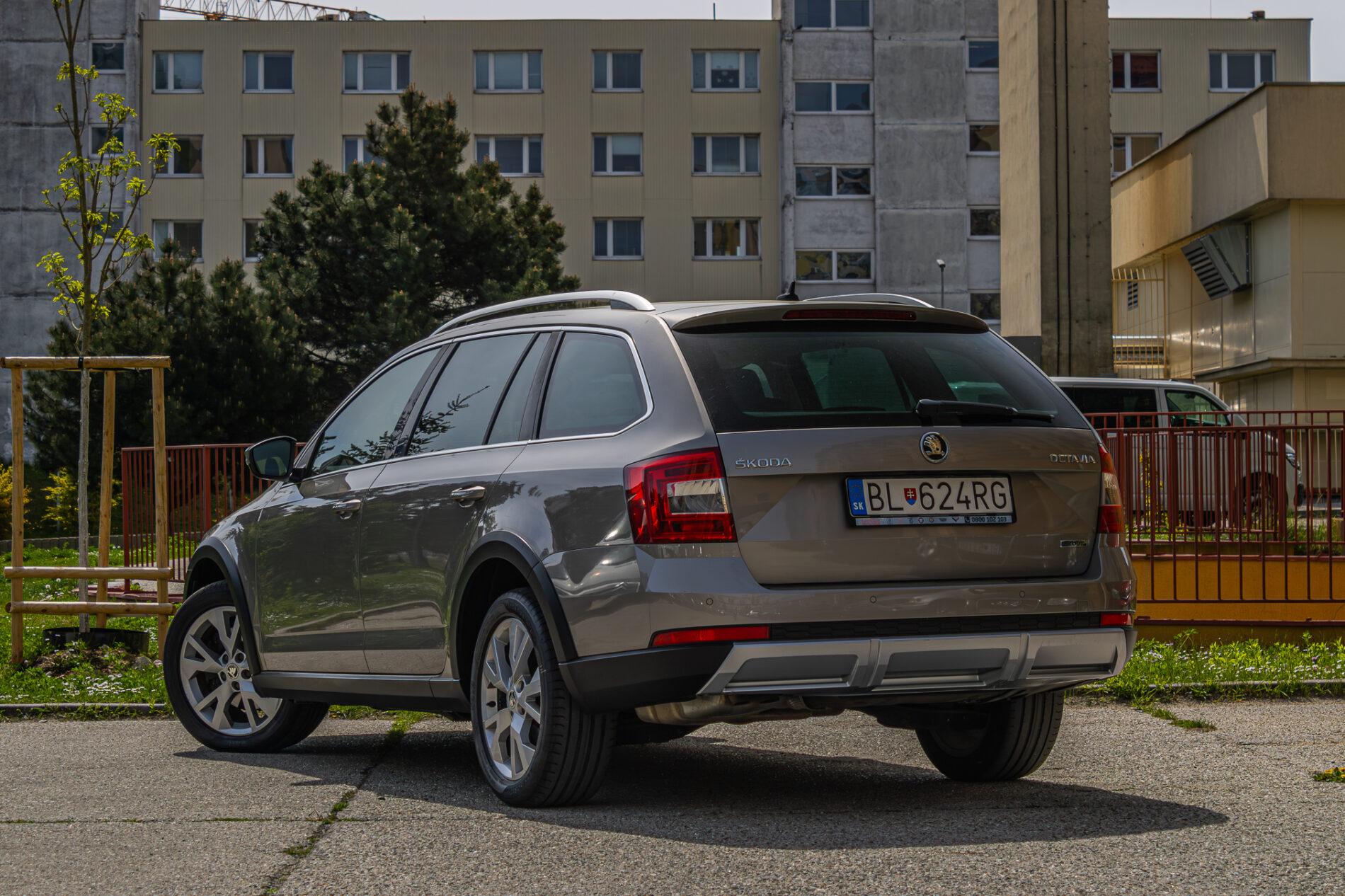 2016 Skoda Octavia RS, hnedá kombi, 228 663 km