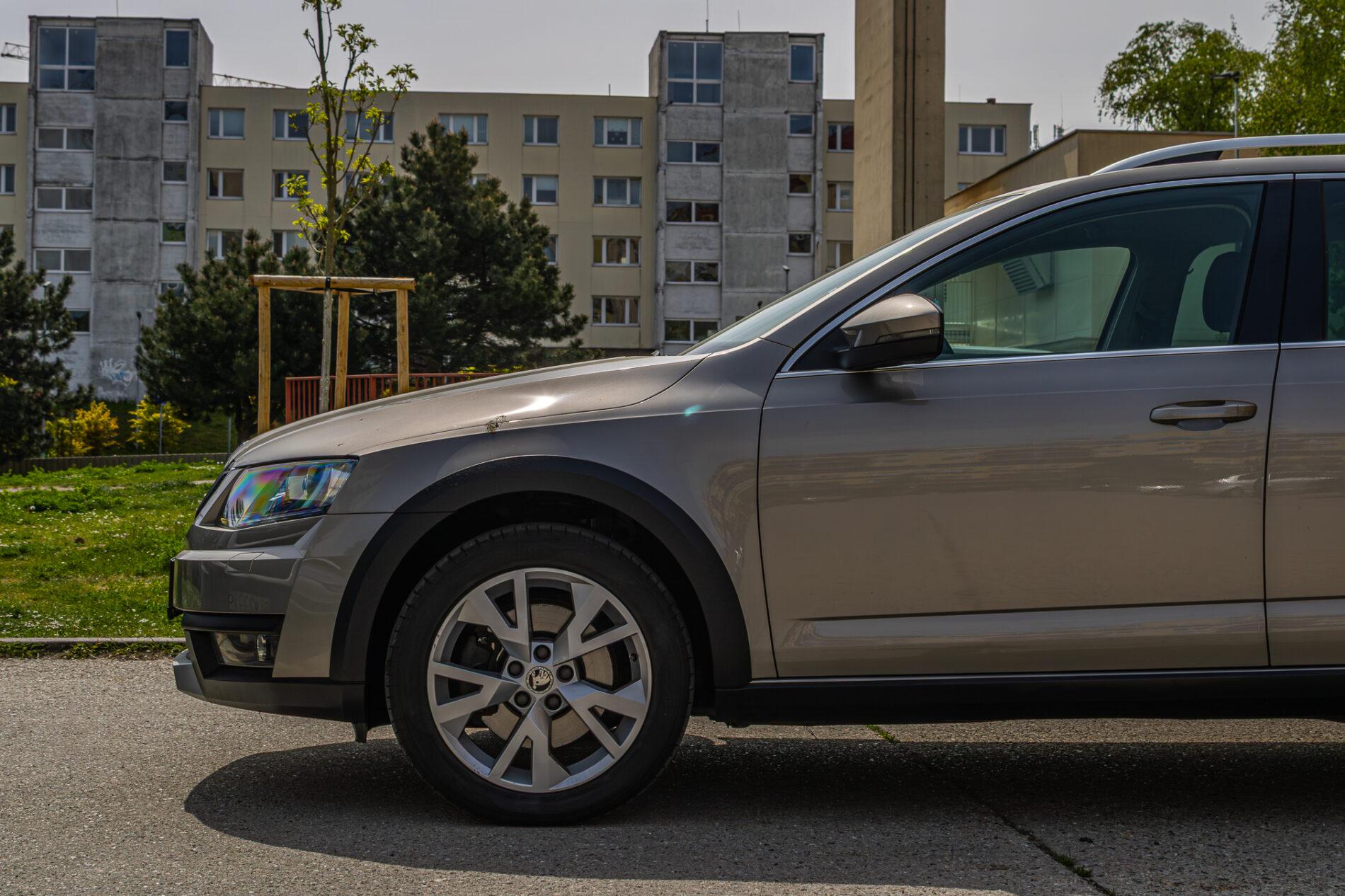 2016 Skoda Octavia RS, hnedá kombi, 228 663 km