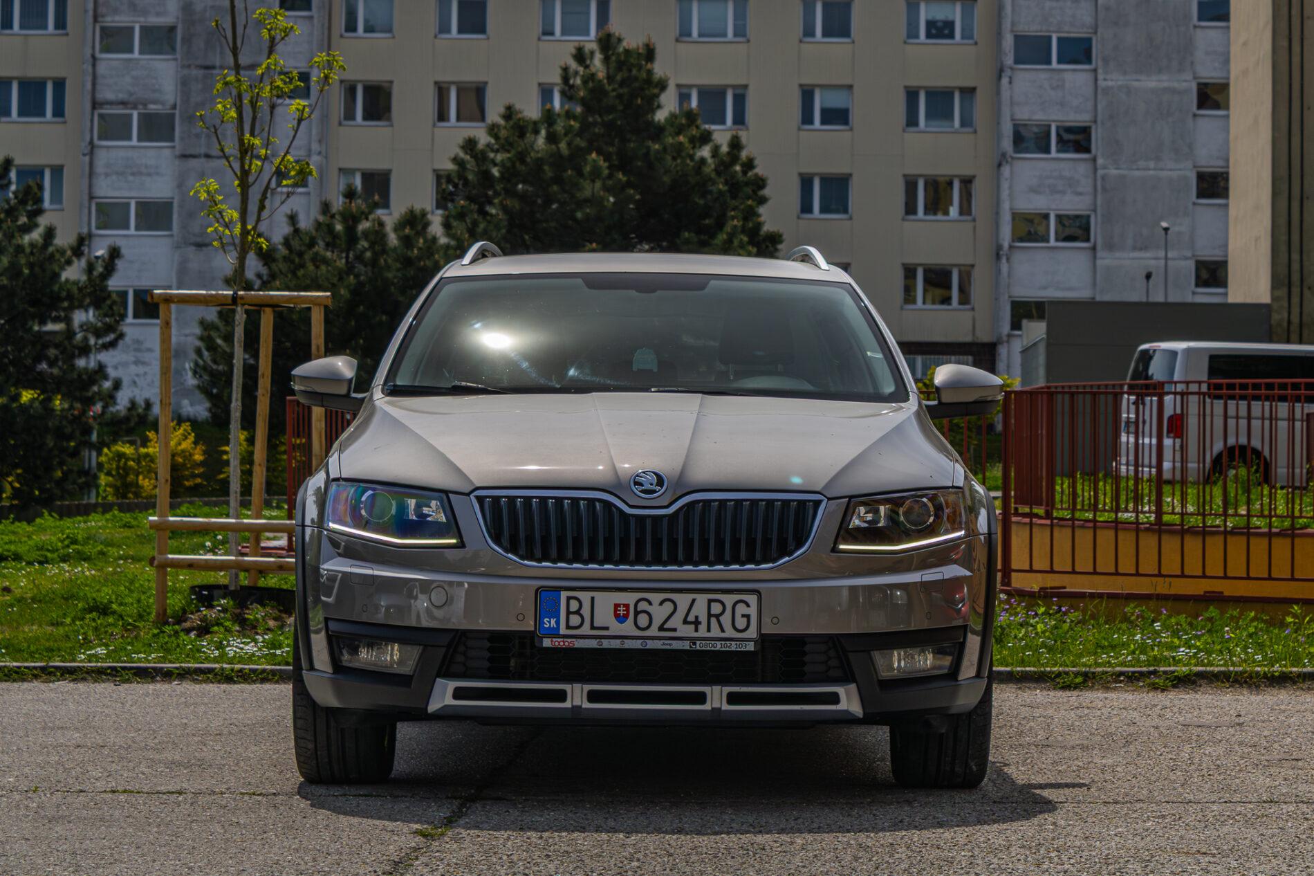 2016 Skoda Octavia RS, hnedá kombi, 228 663 km