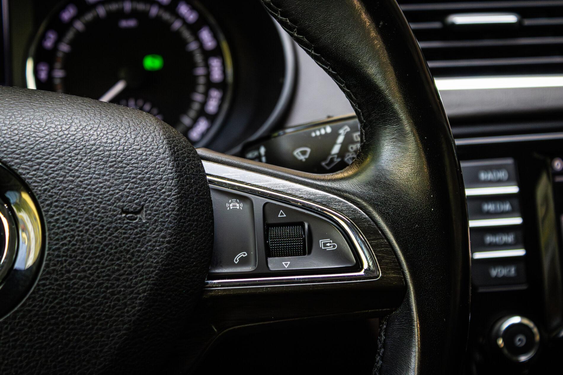 2016 Skoda Octavia RS, hnedá kombi, 228 663 km