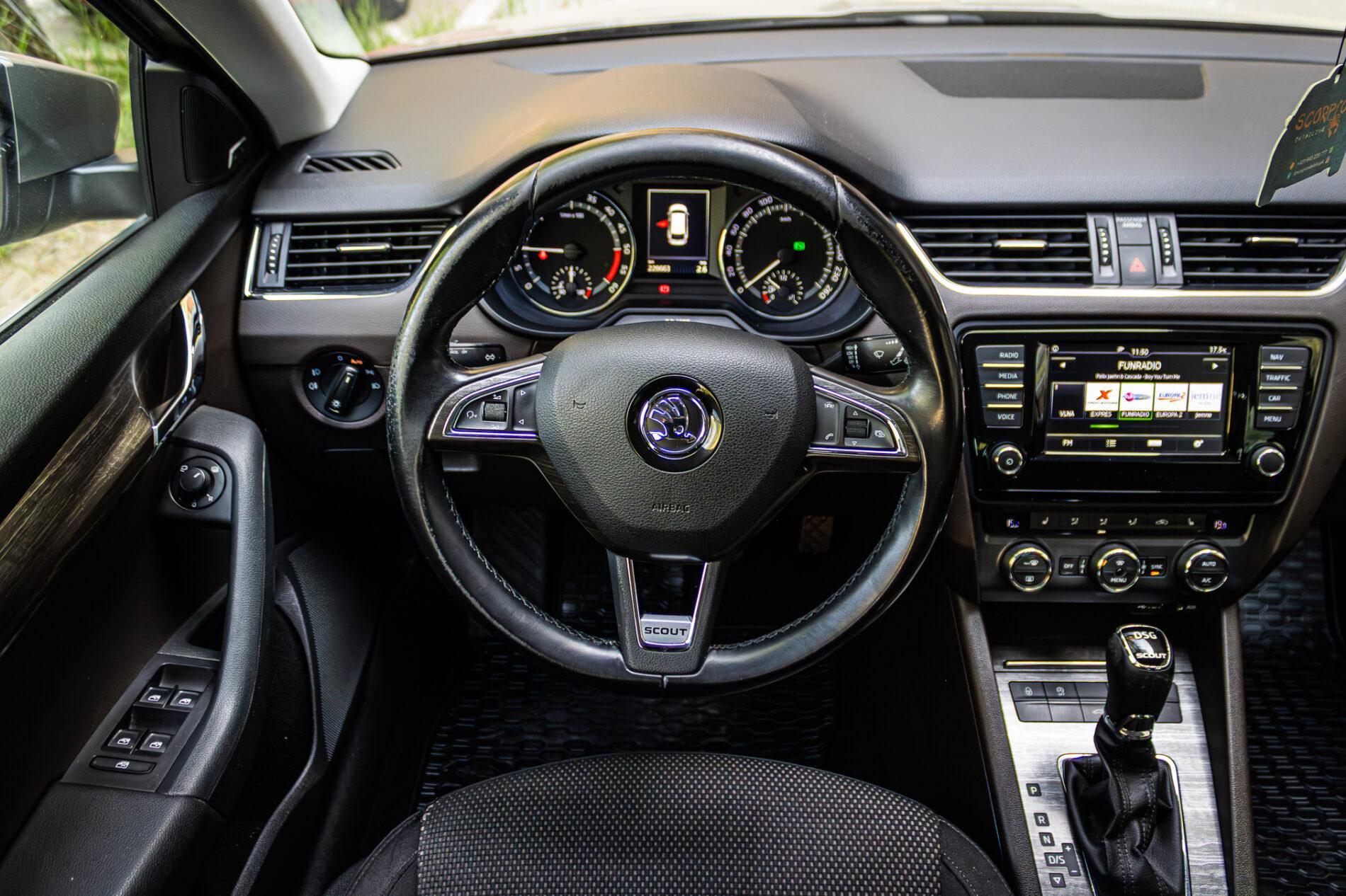 2016 Skoda Octavia RS, hnedá kombi, 228 663 km