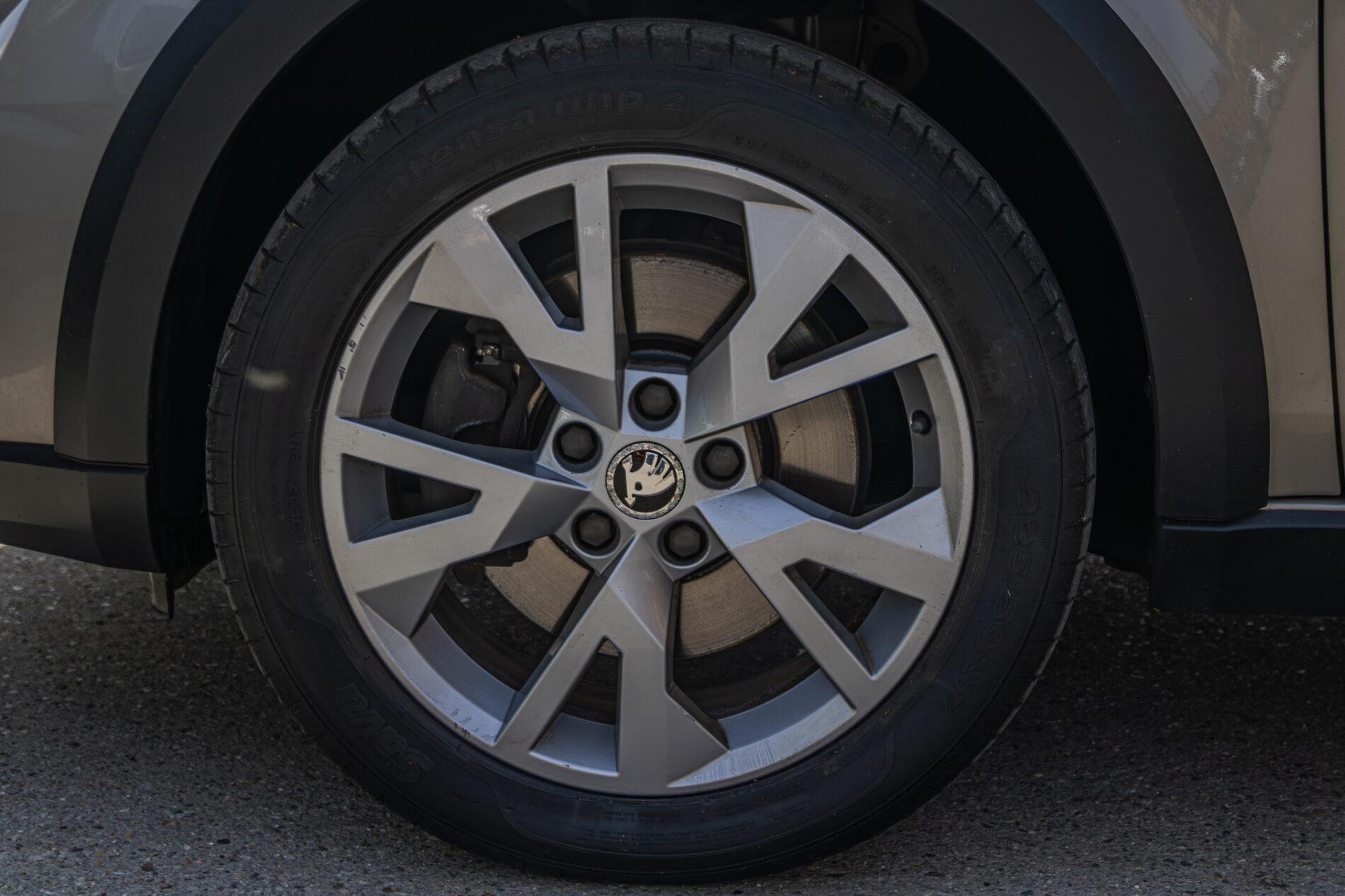 2016 Skoda Octavia RS, hnedá kombi, 228 663 km