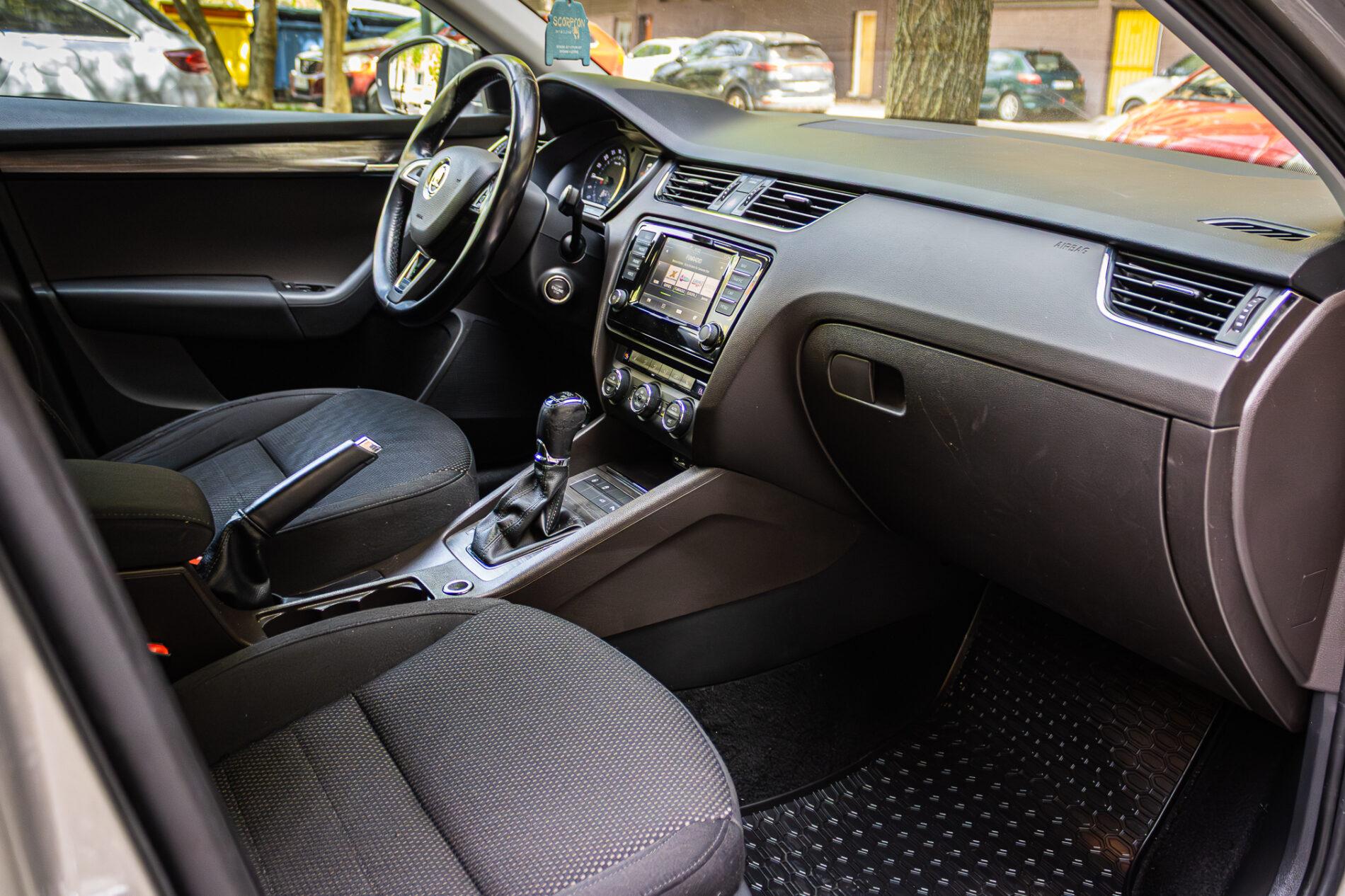 2016 Skoda Octavia RS, hnedá kombi, 228 663 km