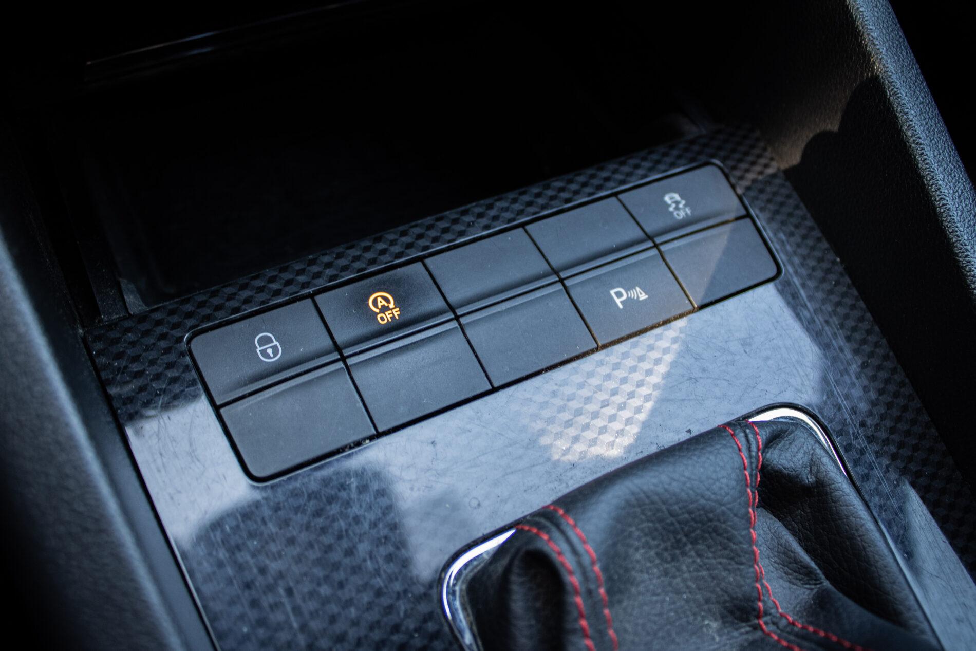 2016 Skoda Octavia RS, červená, 267 928 km