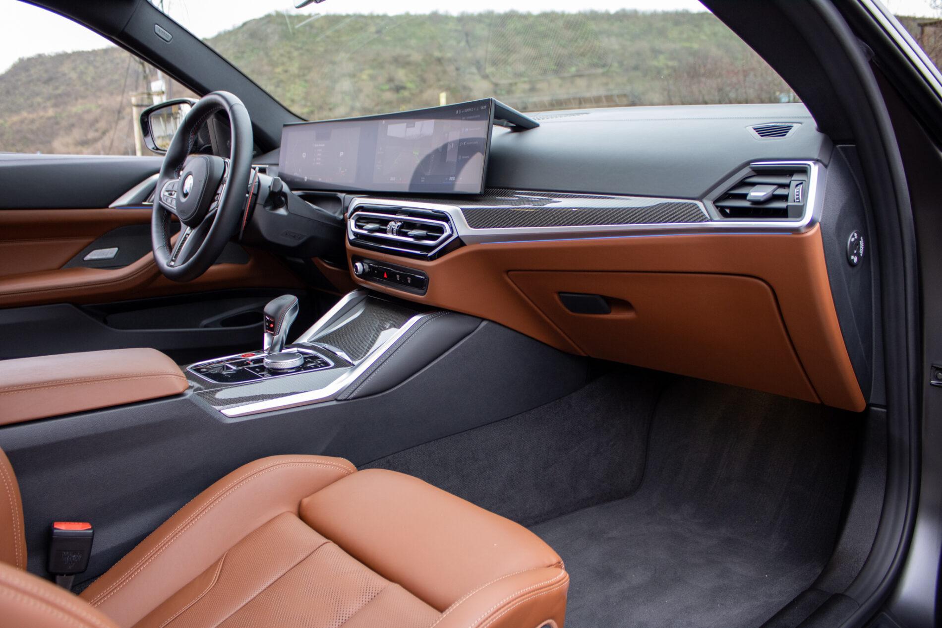 2023 BMW M4, sivá kupé, 9 194 km