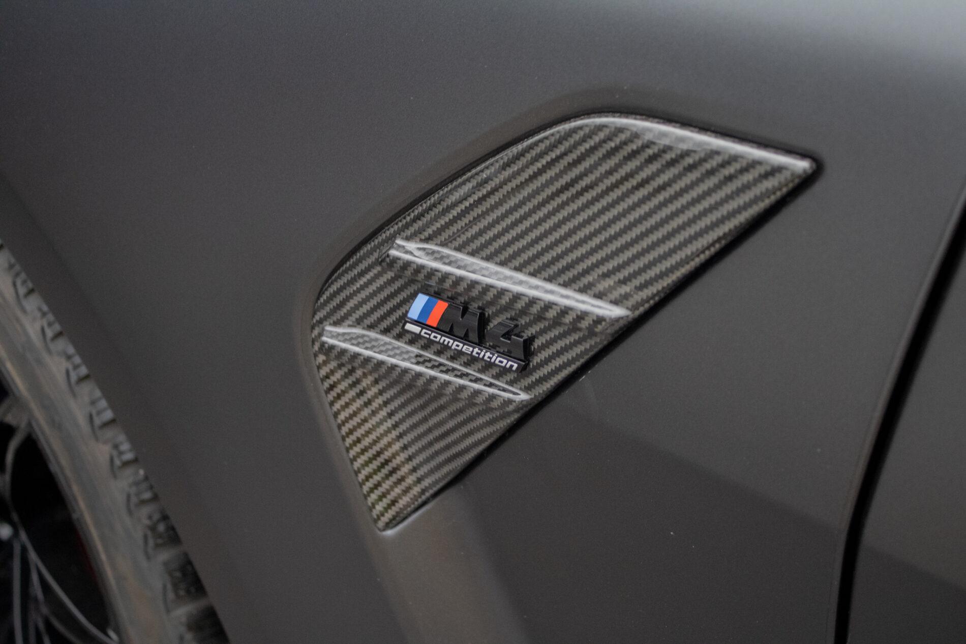 2023 BMW M4, sivá kupé, 9 194 km