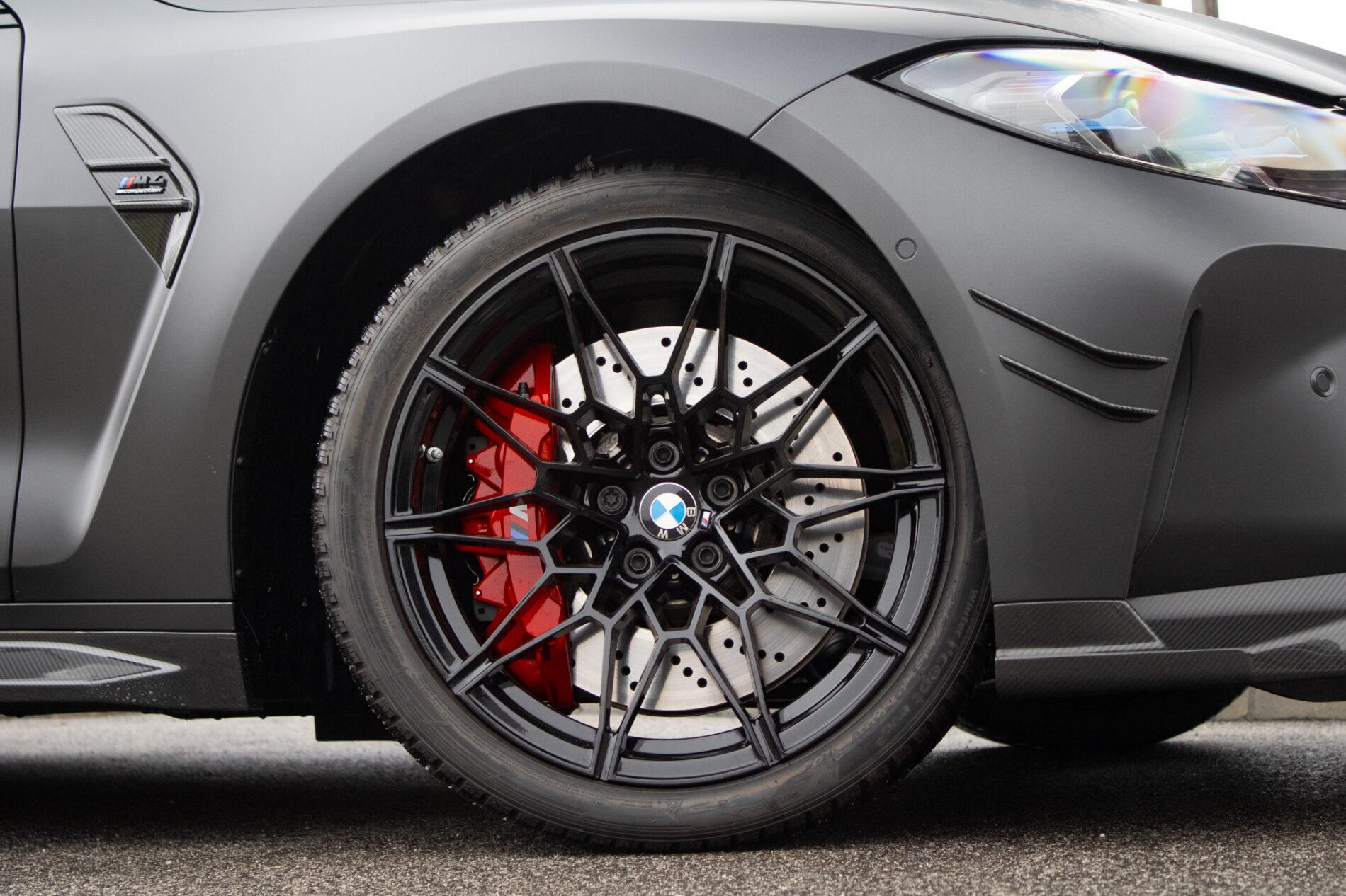 2023 BMW M4, sivá kupé, 9 194 km