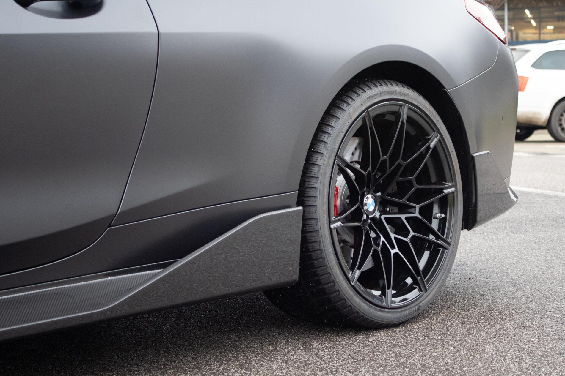 2023 BMW M4, sivá kupé, 9 194 km
