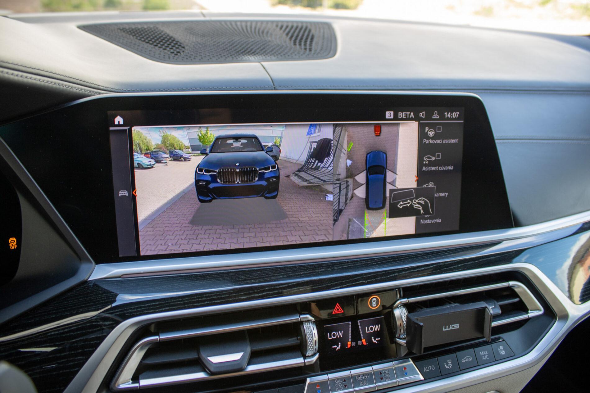 2021 BMW X7 M50i, modrá suv, 154 649 km