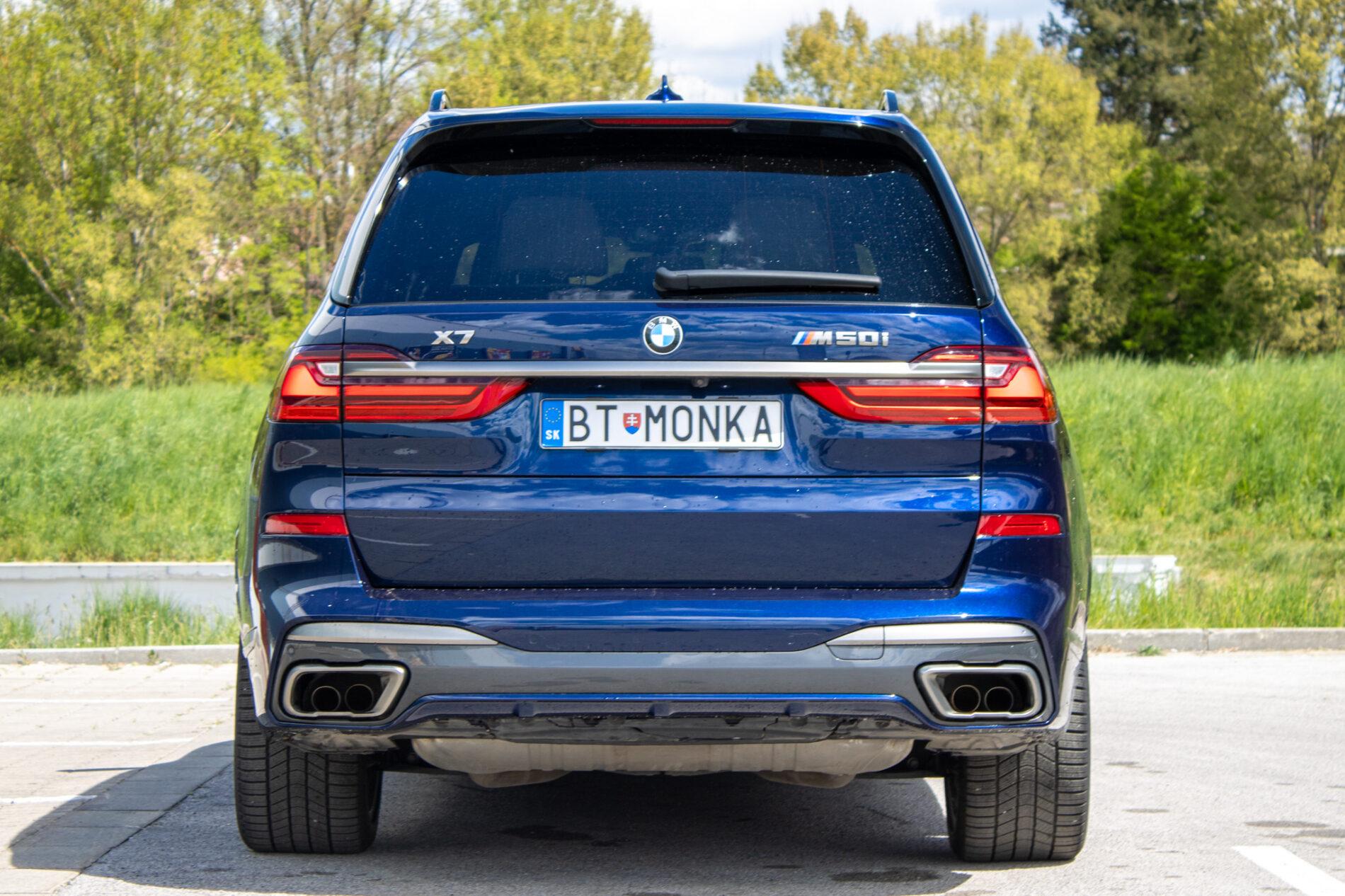 2021 BMW X7 M50i, modrá suv, 154 649 km