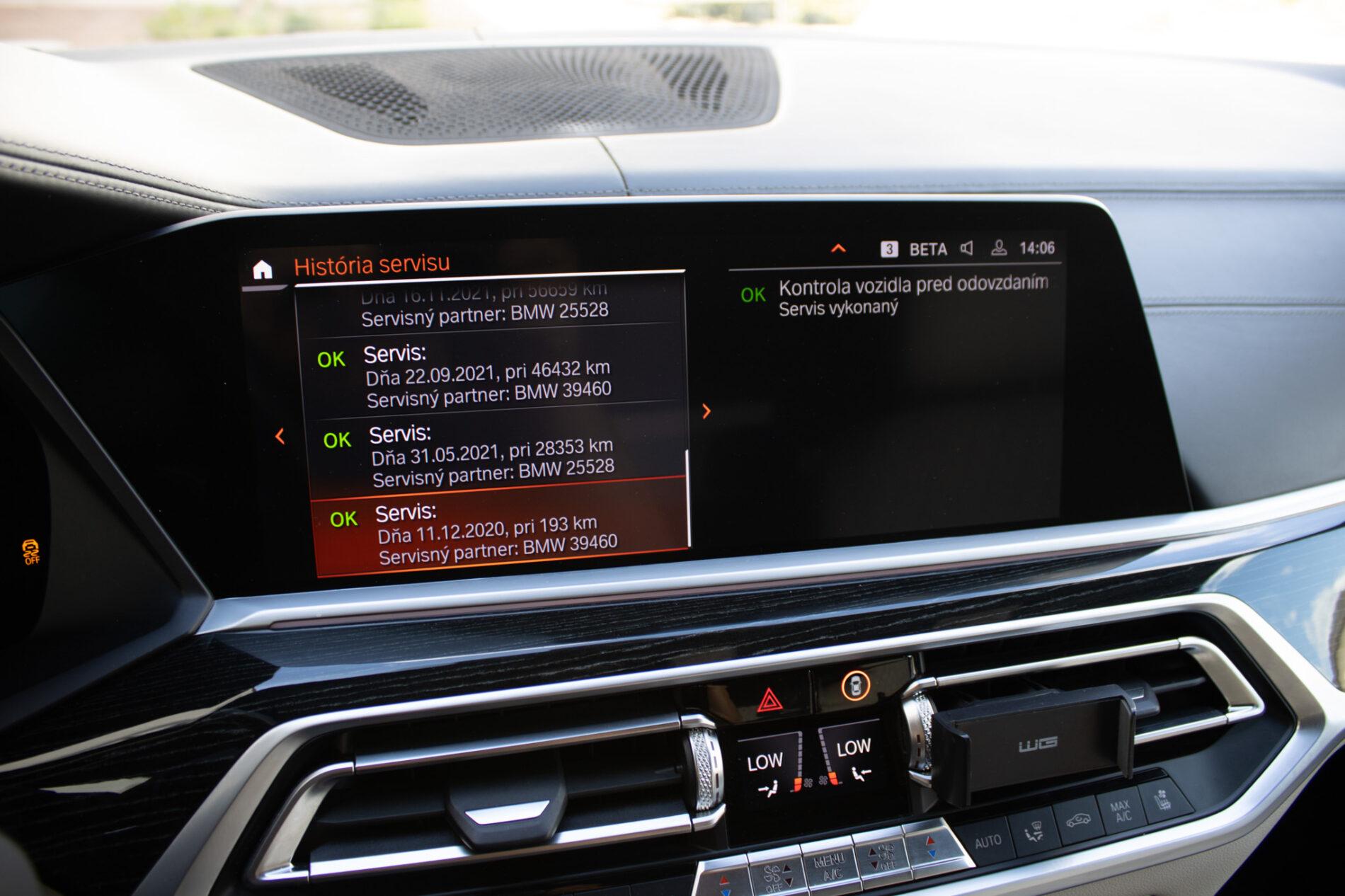 2021 BMW X7 M50i, modrá suv, 154 649 km