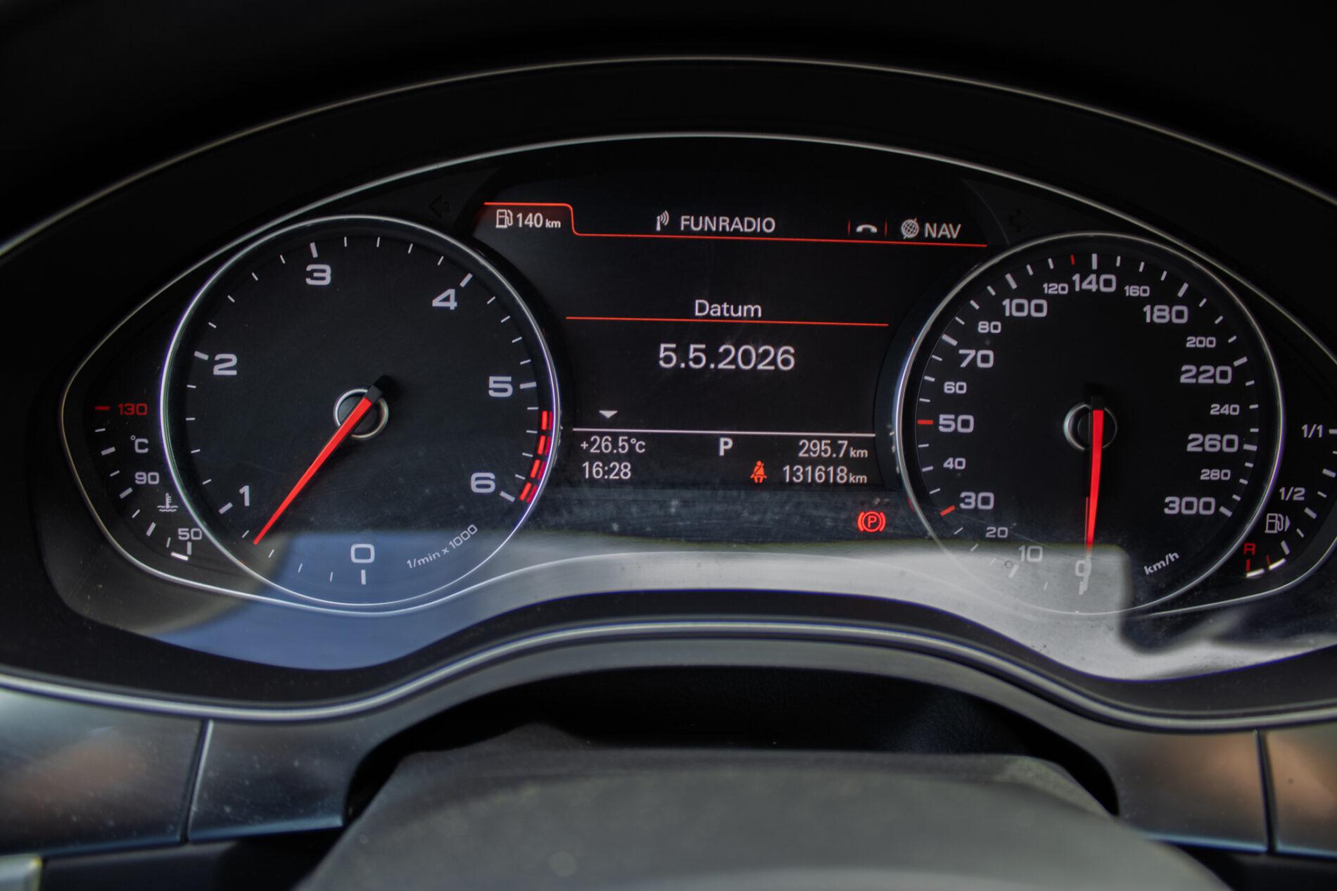 2012 AUDI A6, sivá kombi, 131 618 km