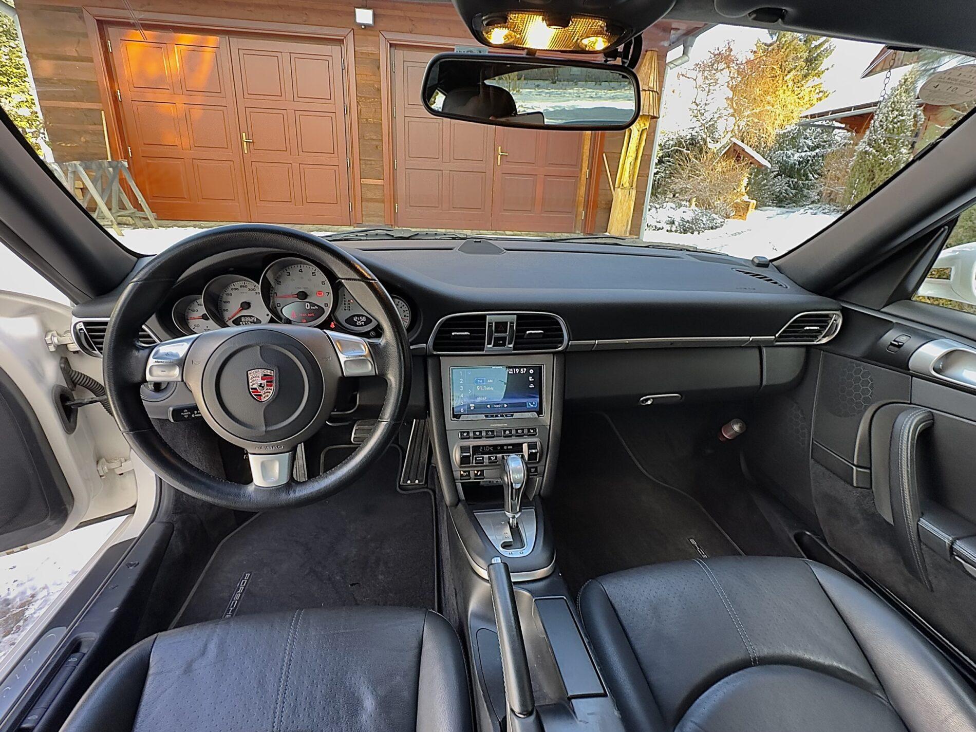 2008 Porsche 997 Carrera S, biela kupé, 83 929 km