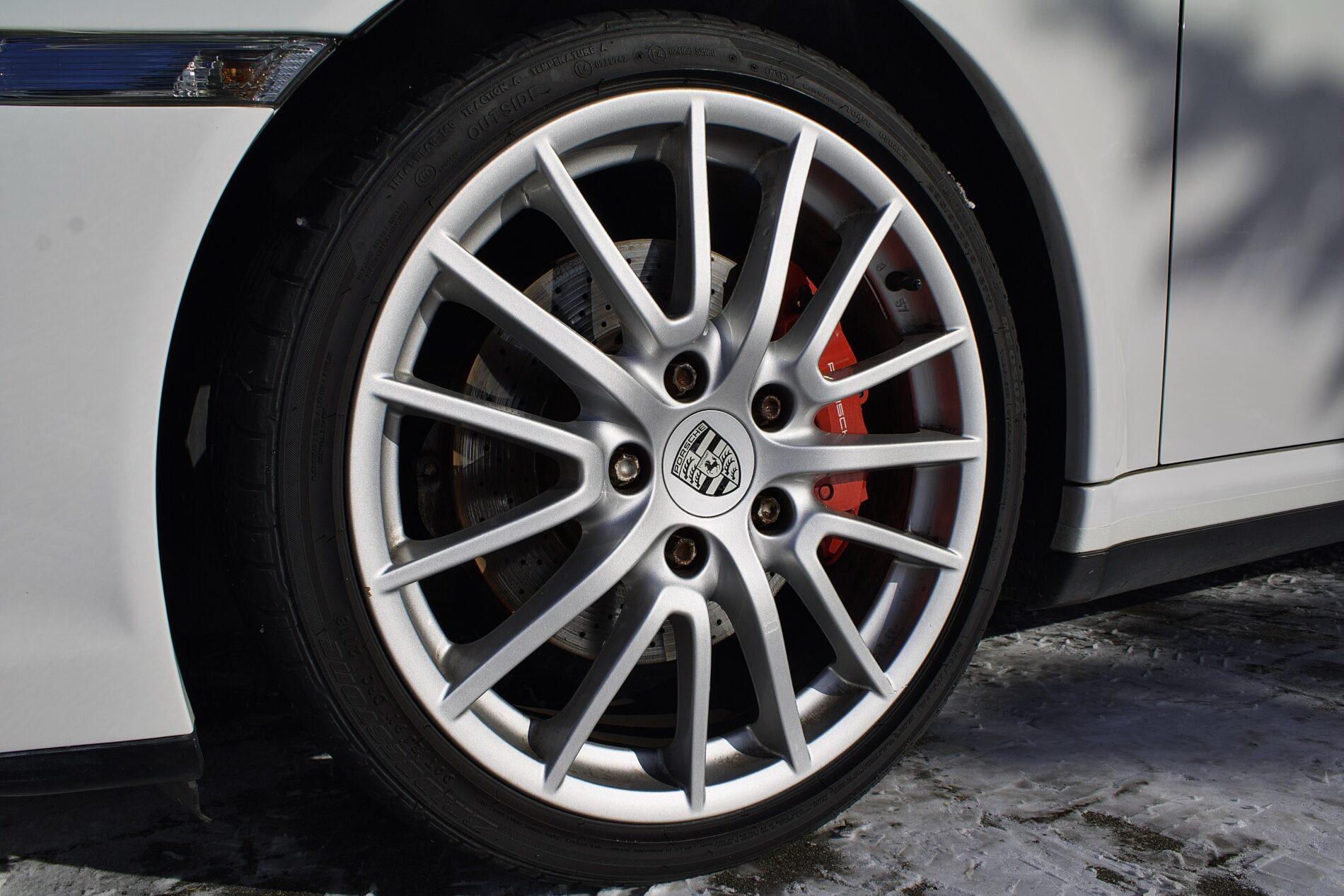 2008 Porsche 997 Carrera S, biela kupé, 83 929 km