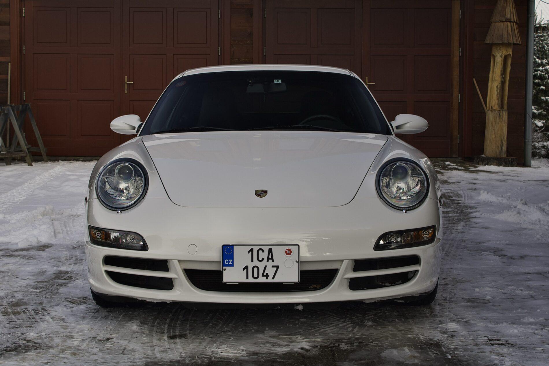 2008 Porsche 997 Carrera S, biela kupé, 83 929 km