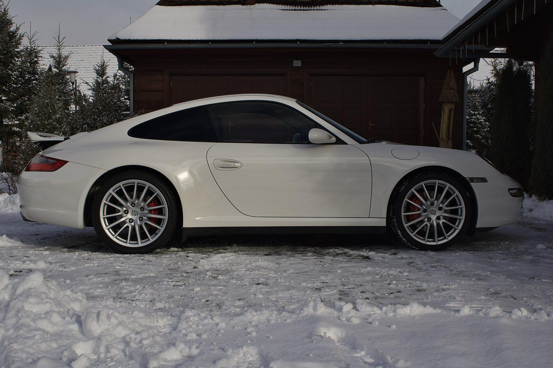 2008 Porsche 997 Carrera S, biela kupé, 83 929 km
