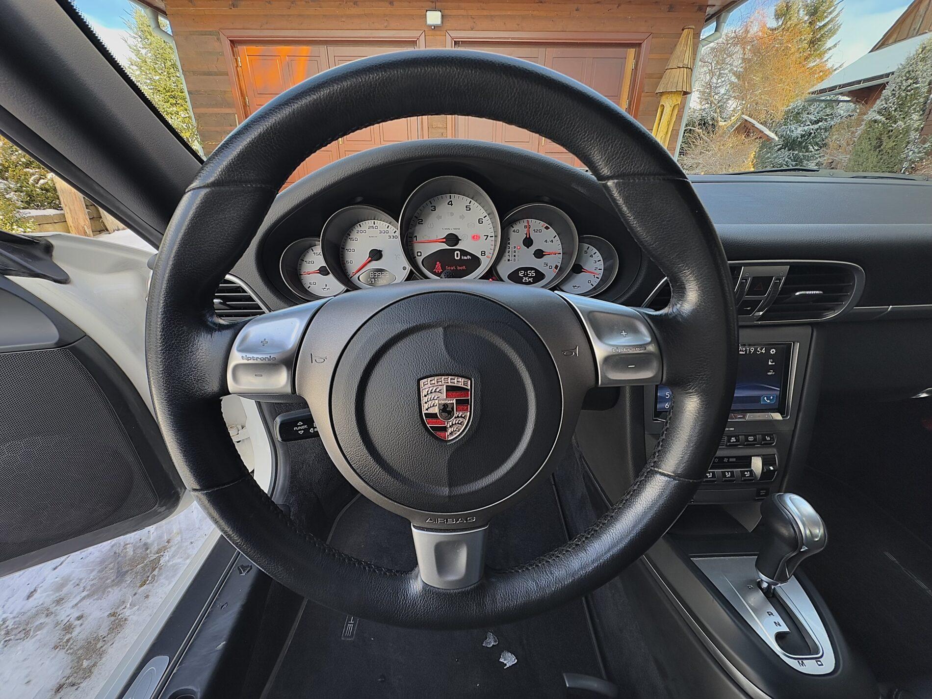 2008 Porsche 997 Carrera S, biela kupé, 83 929 km