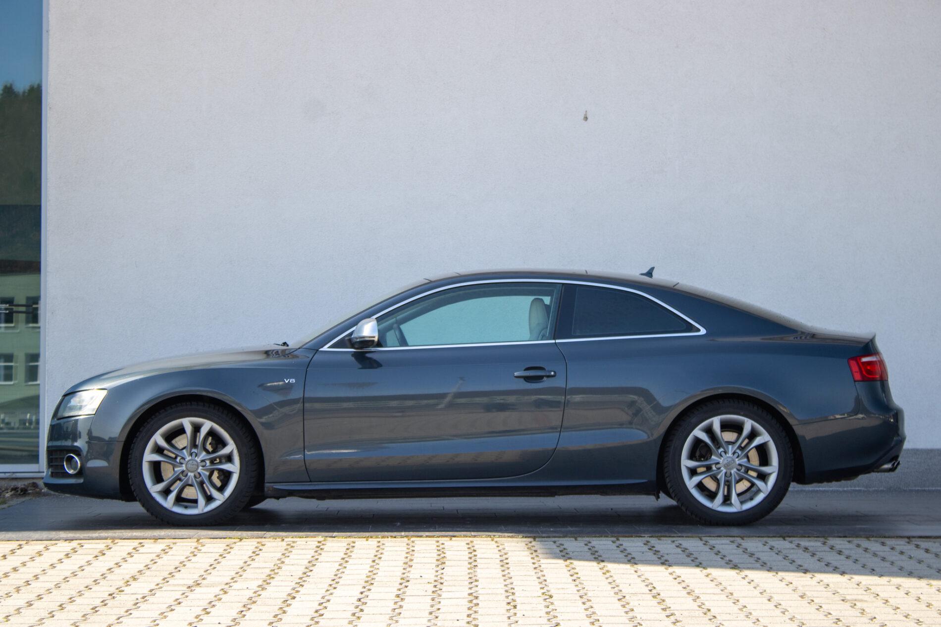 2008 AUDI S5, sivá kupé, 153 084 km
