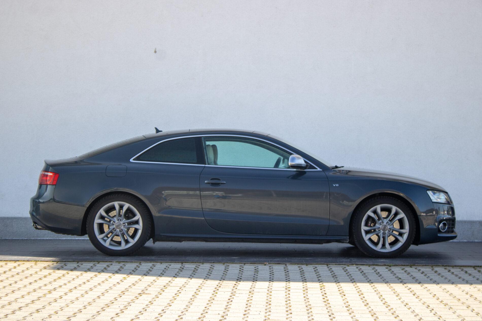 2008 AUDI S5, sivá kupé, 153 084 km