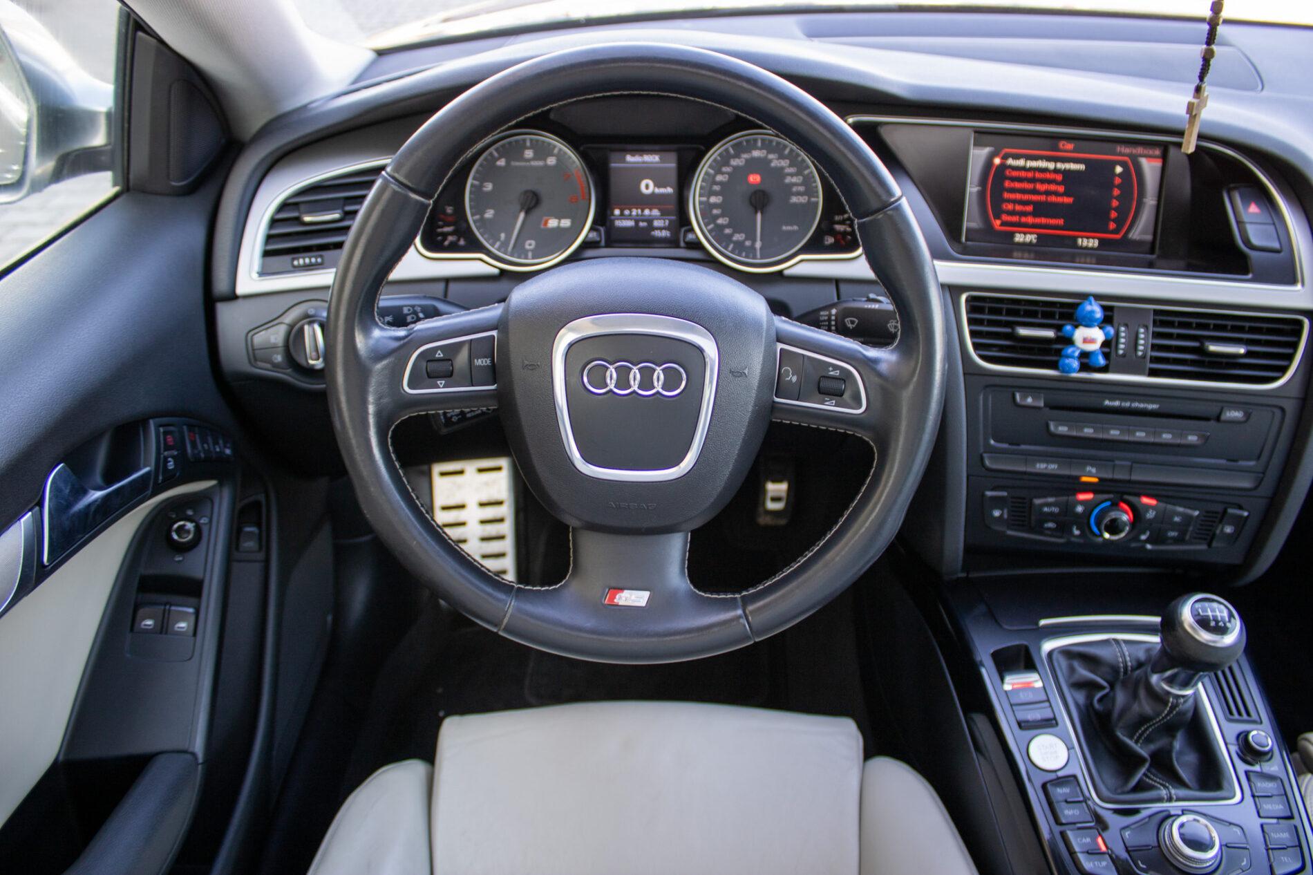 2008 AUDI S5, sivá kupé, 153 084 km