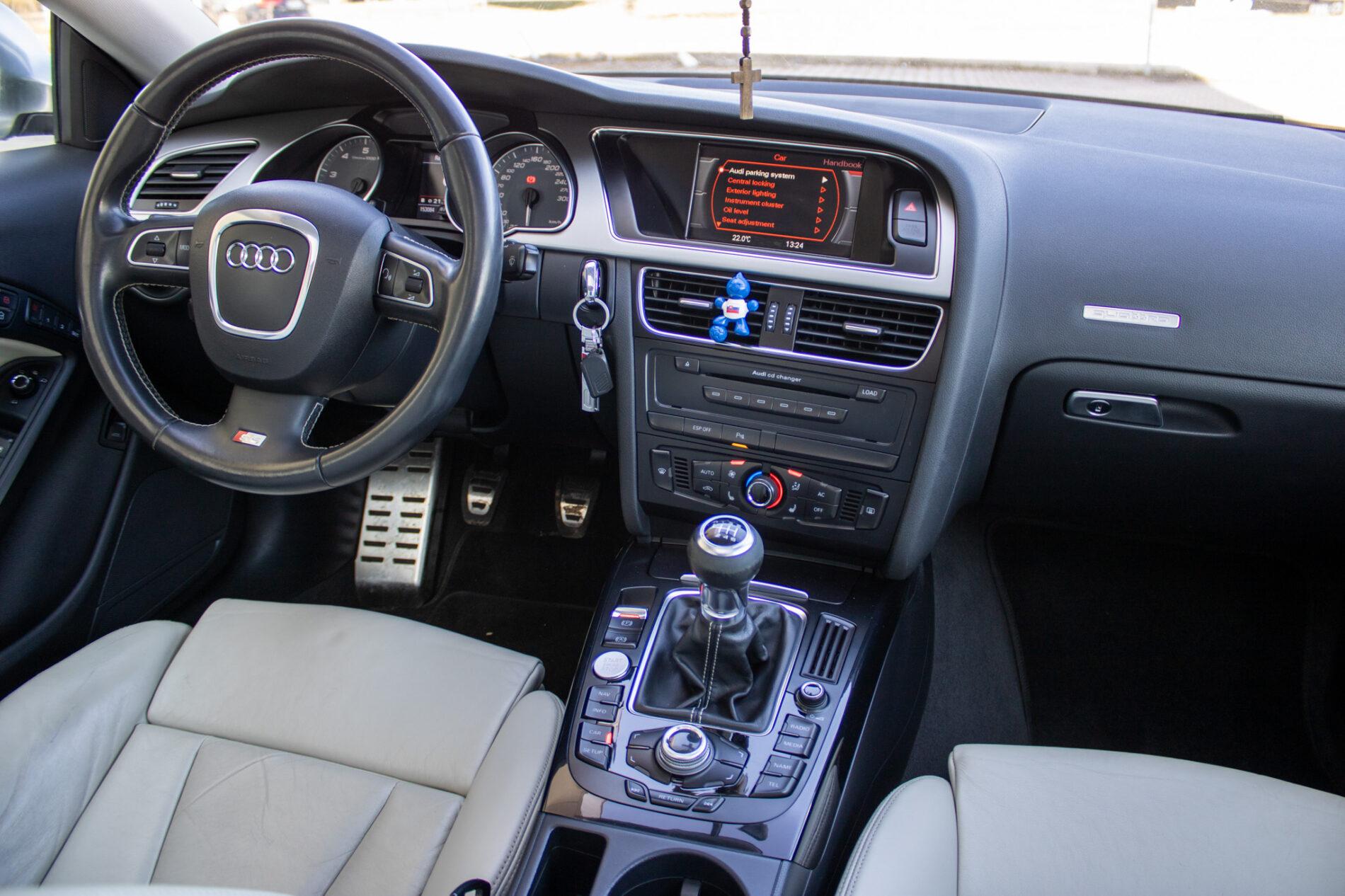2008 AUDI S5, sivá kupé, 153 084 km