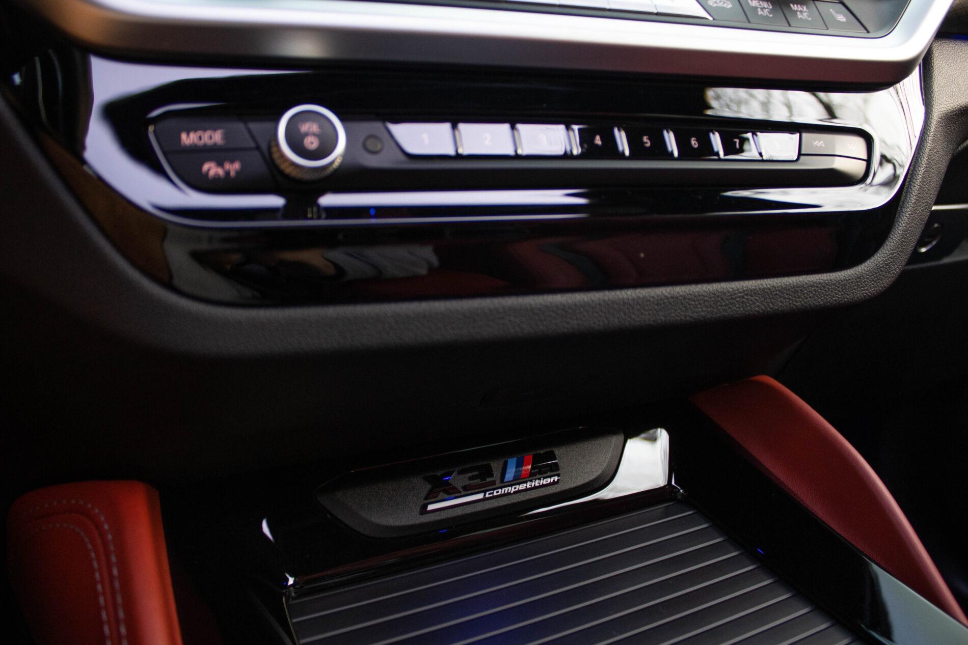 2022 BMW X3 M, sivá suv, 64 066 km