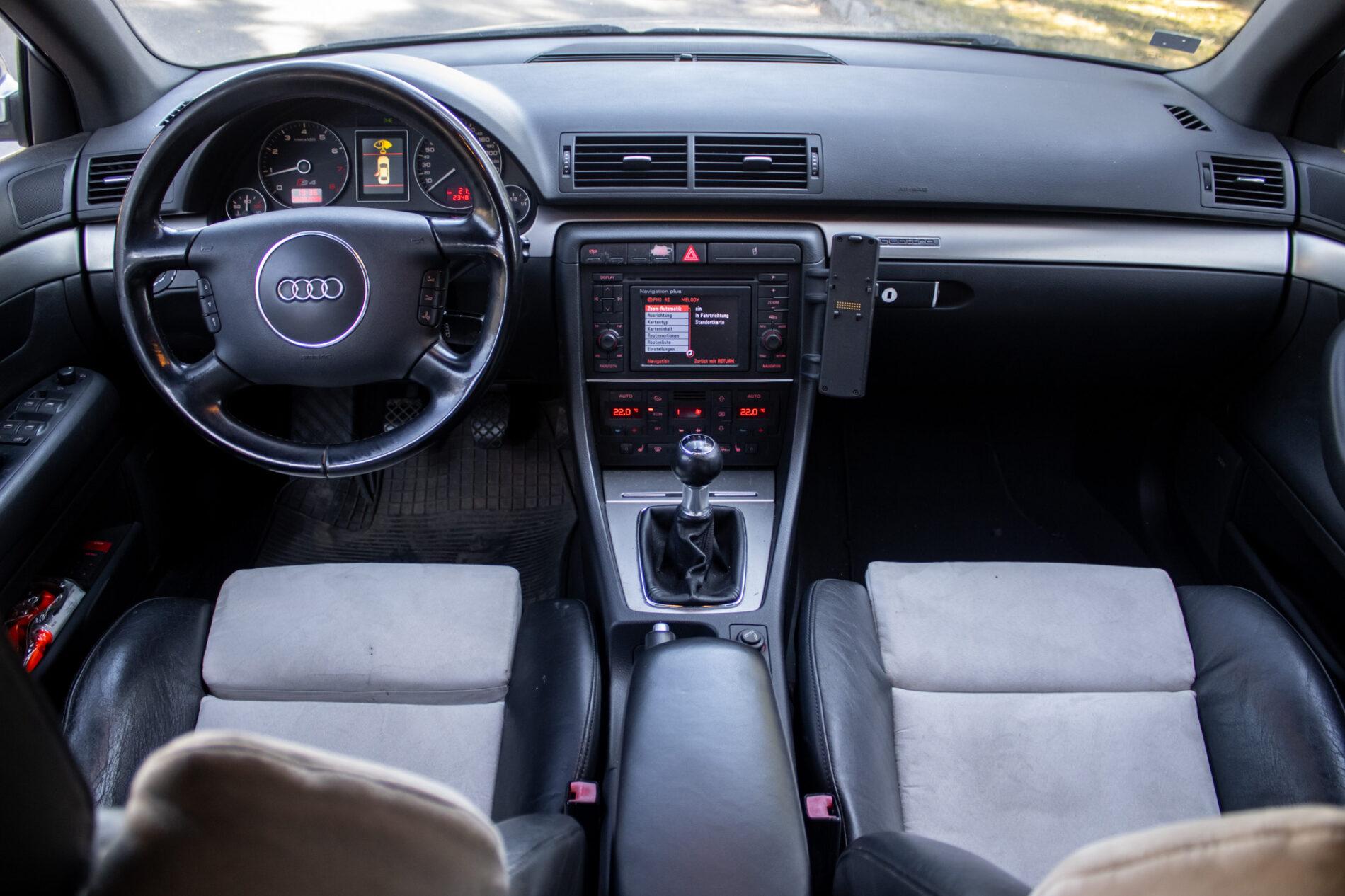 2004 AUDI S4, sivá kombi, 234 814 km