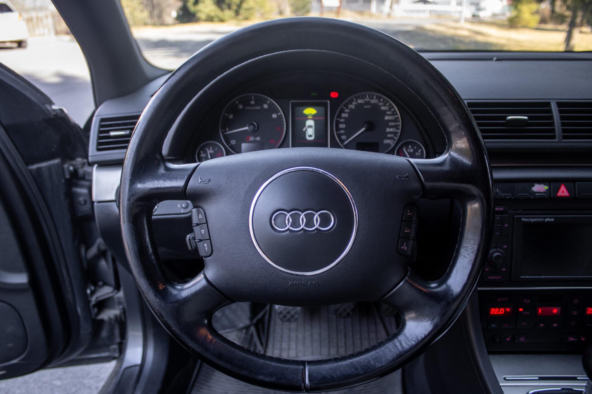 2004 AUDI S4, sivá kombi, 234 814 km