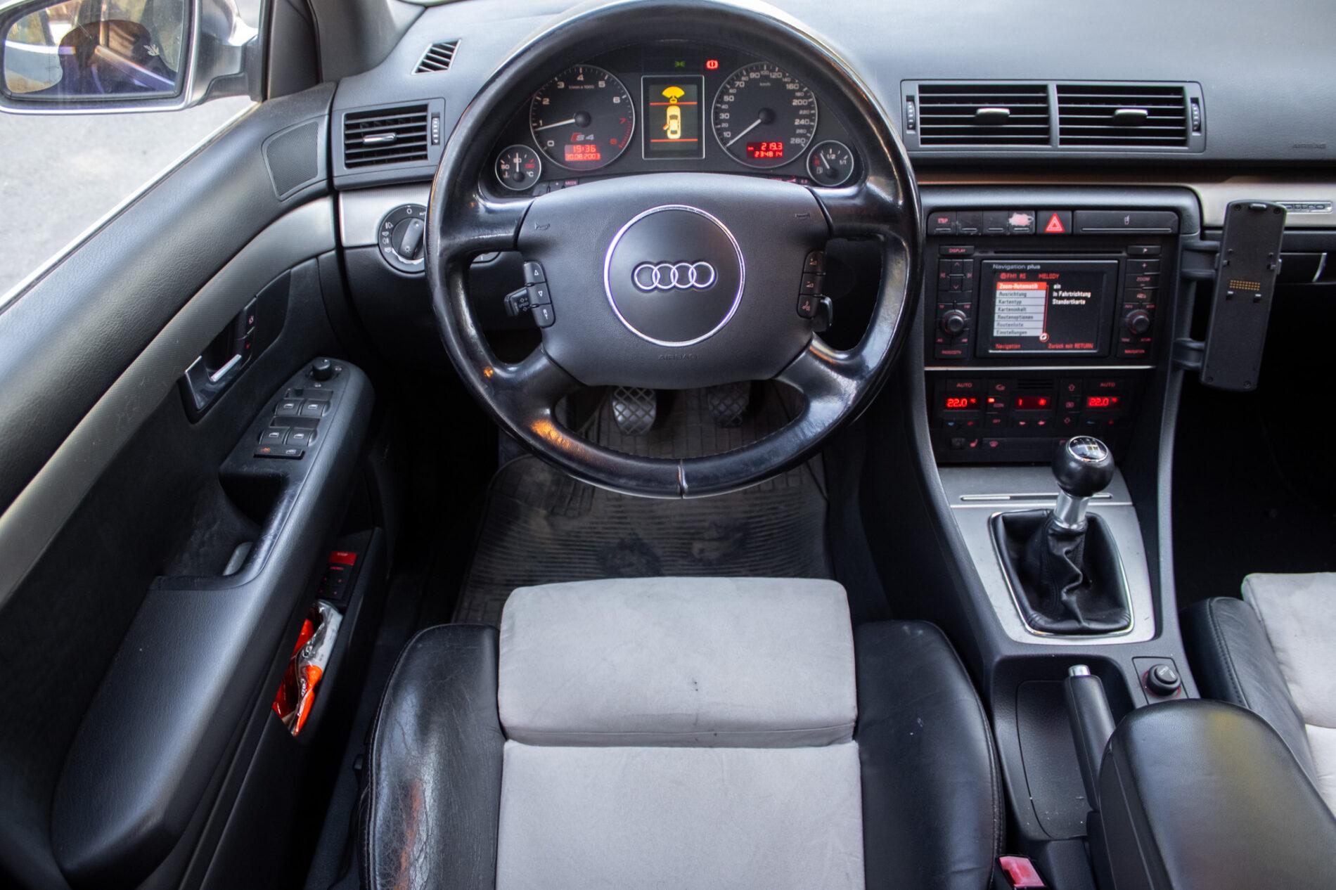 2004 AUDI S4, sivá kombi, 234 814 km