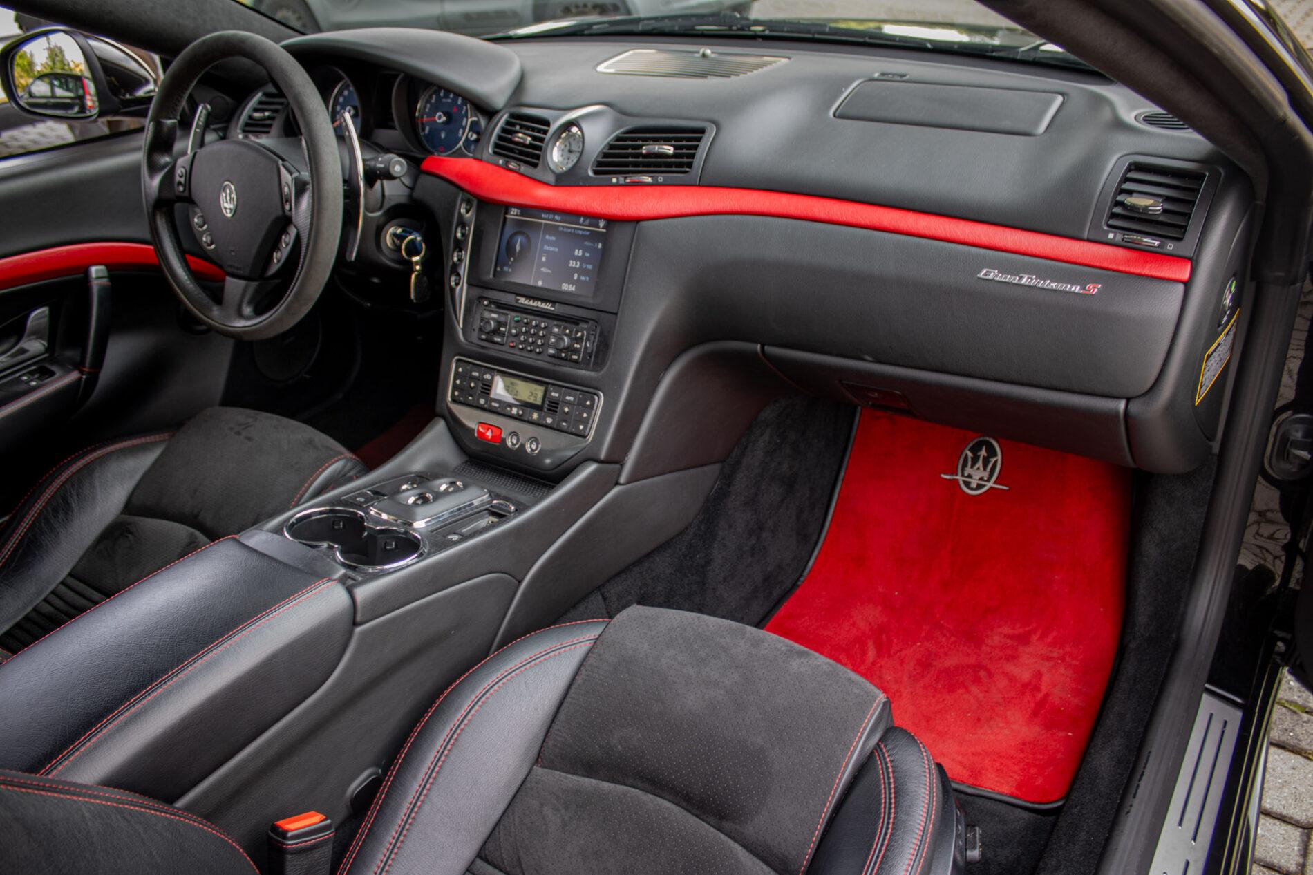 2008 Maserati GranTurismo, čierna kupé, 51 007 km