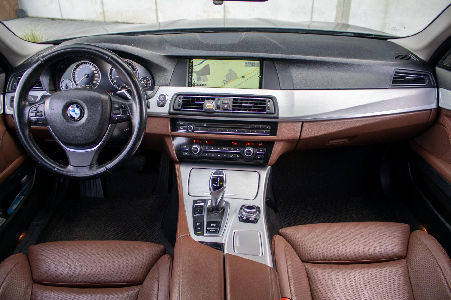 2013 BMW 528i, sivá sedan, 171 821 km