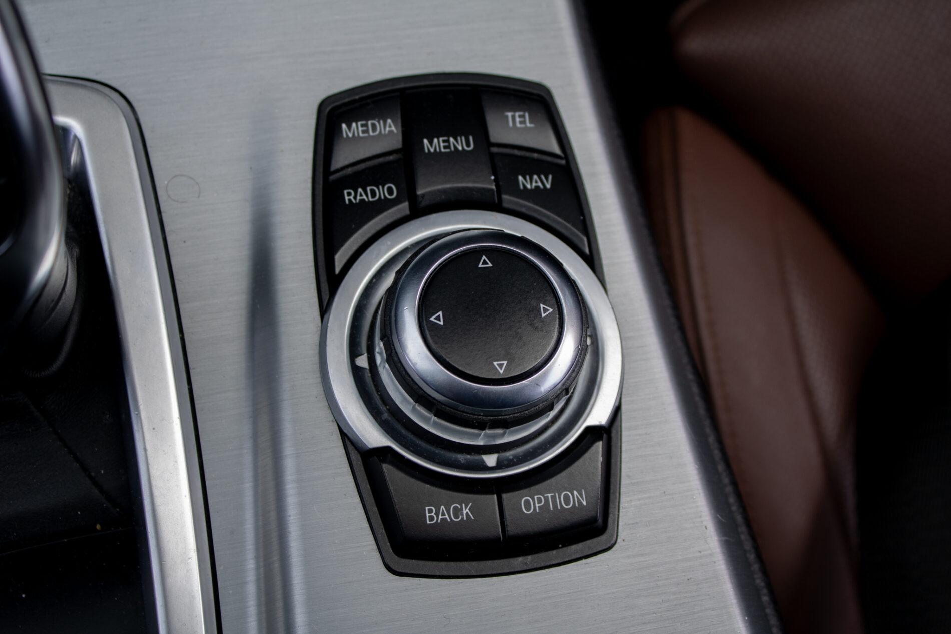 2013 BMW 528i, sivá sedan, 171 821 km