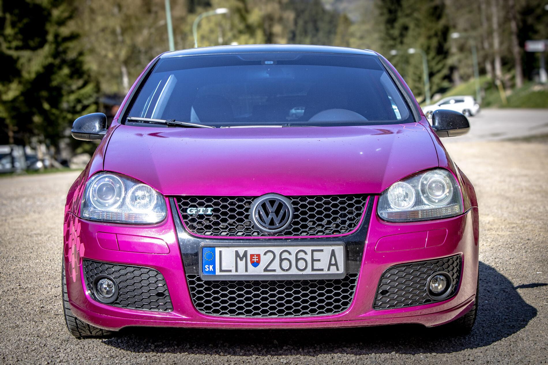 2005 Volkswagen Golf GTI, fialová hatchback, 262 667 km