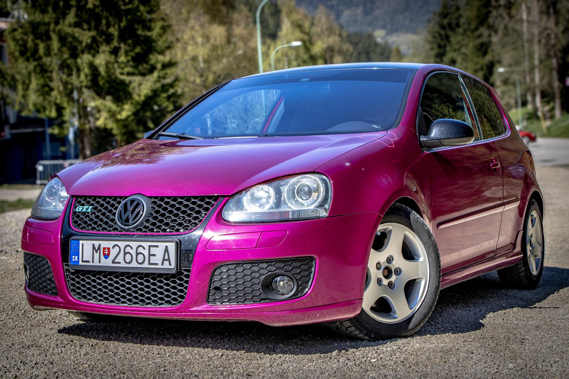 2005 Volkswagen Golf GTI, fialová hatchback, 262 667 km