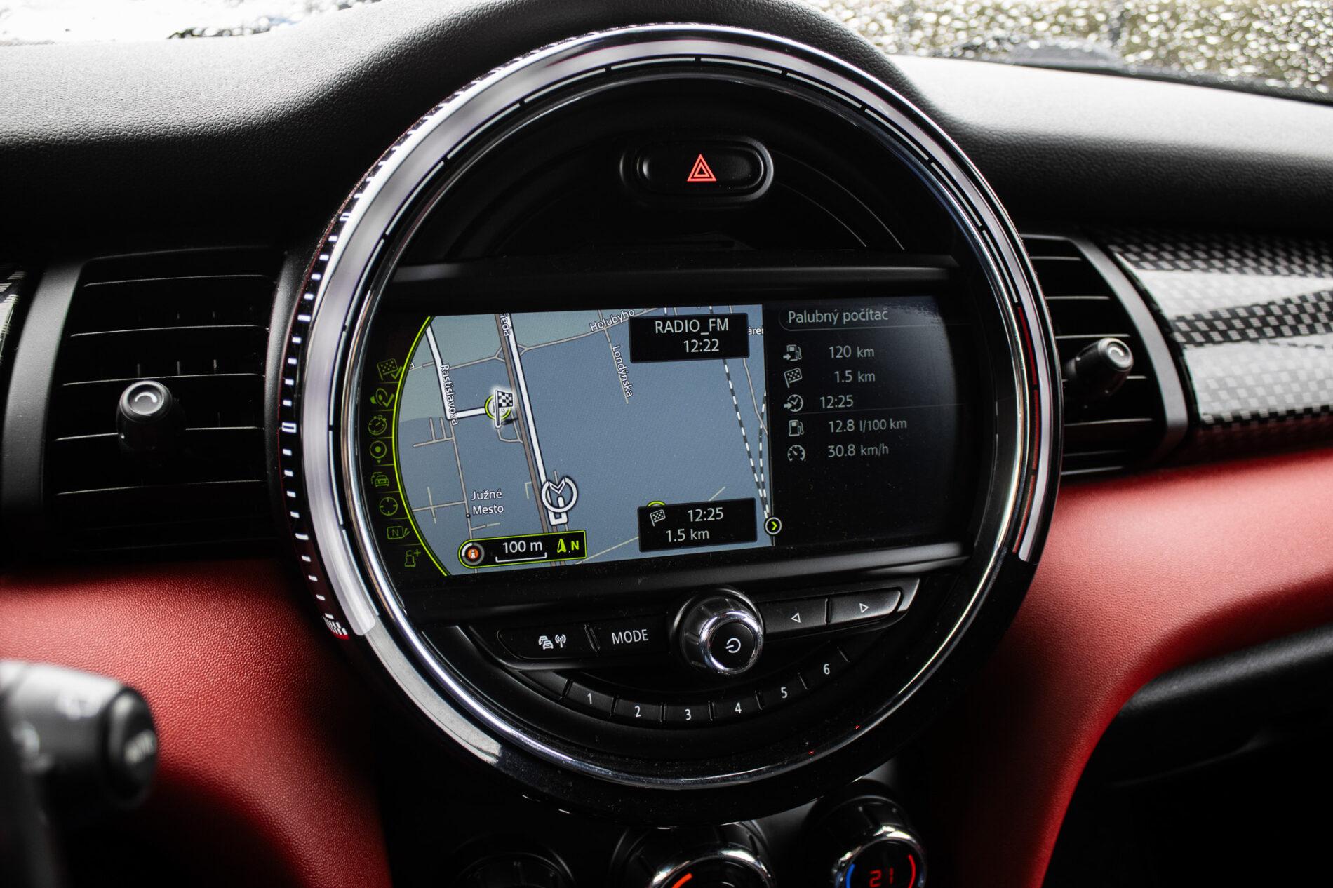 2016 MINI John Cooper Works, sivá hatchback, 143 900 km