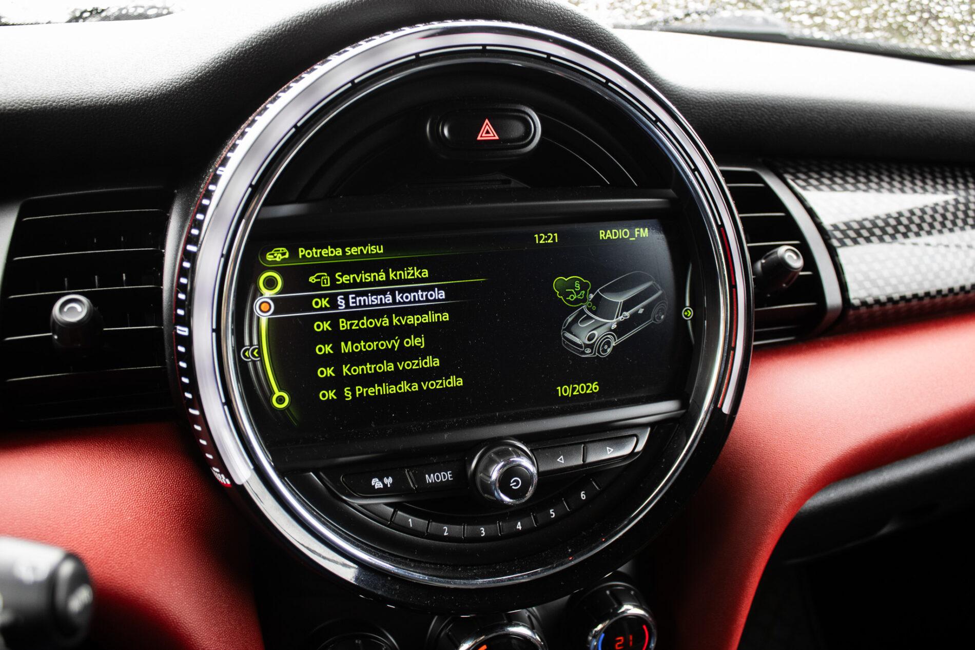 2016 MINI John Cooper Works, sivá hatchback, 143 900 km