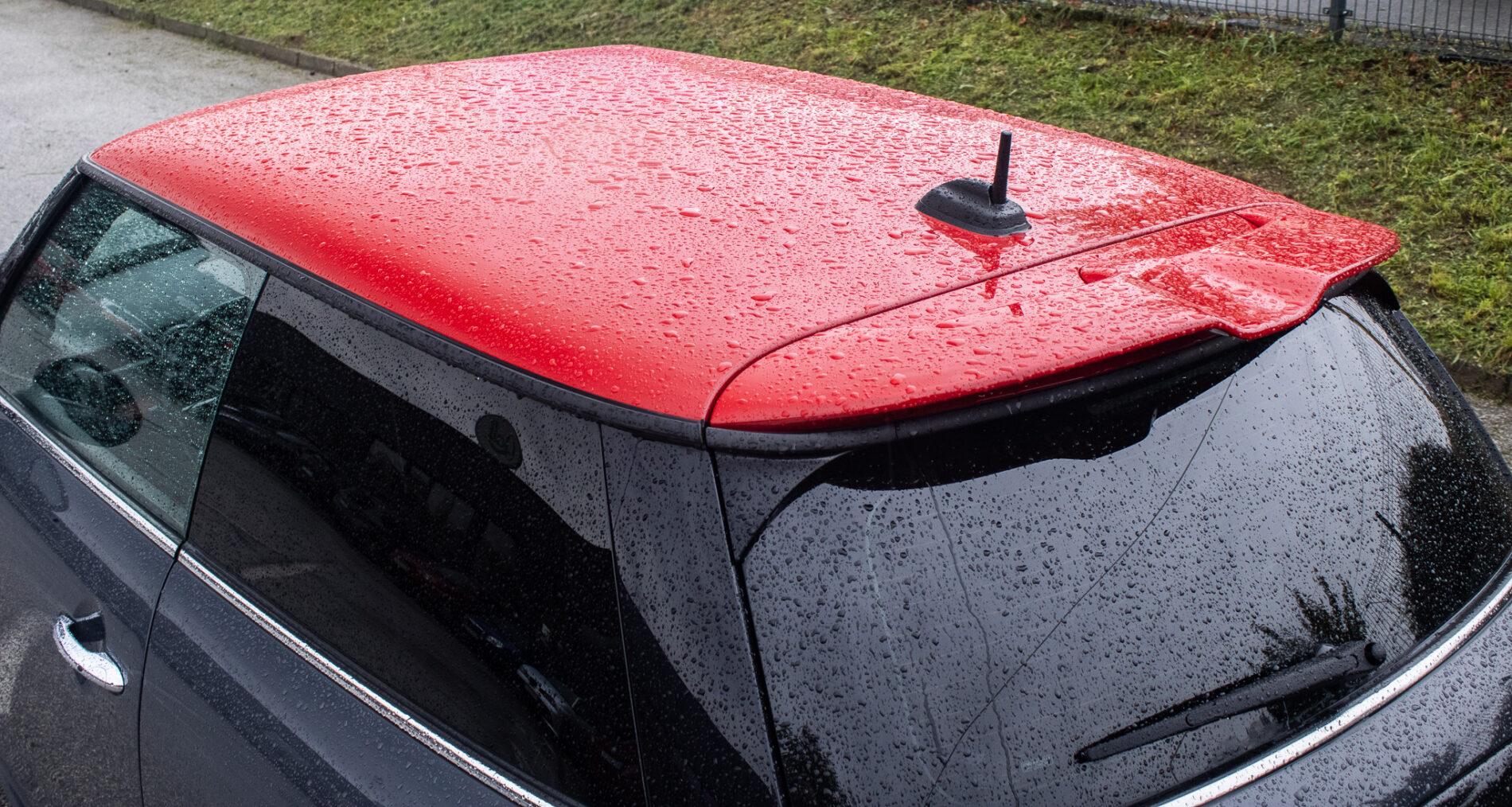 2016 MINI John Cooper Works, sivá hatchback, 143 900 km